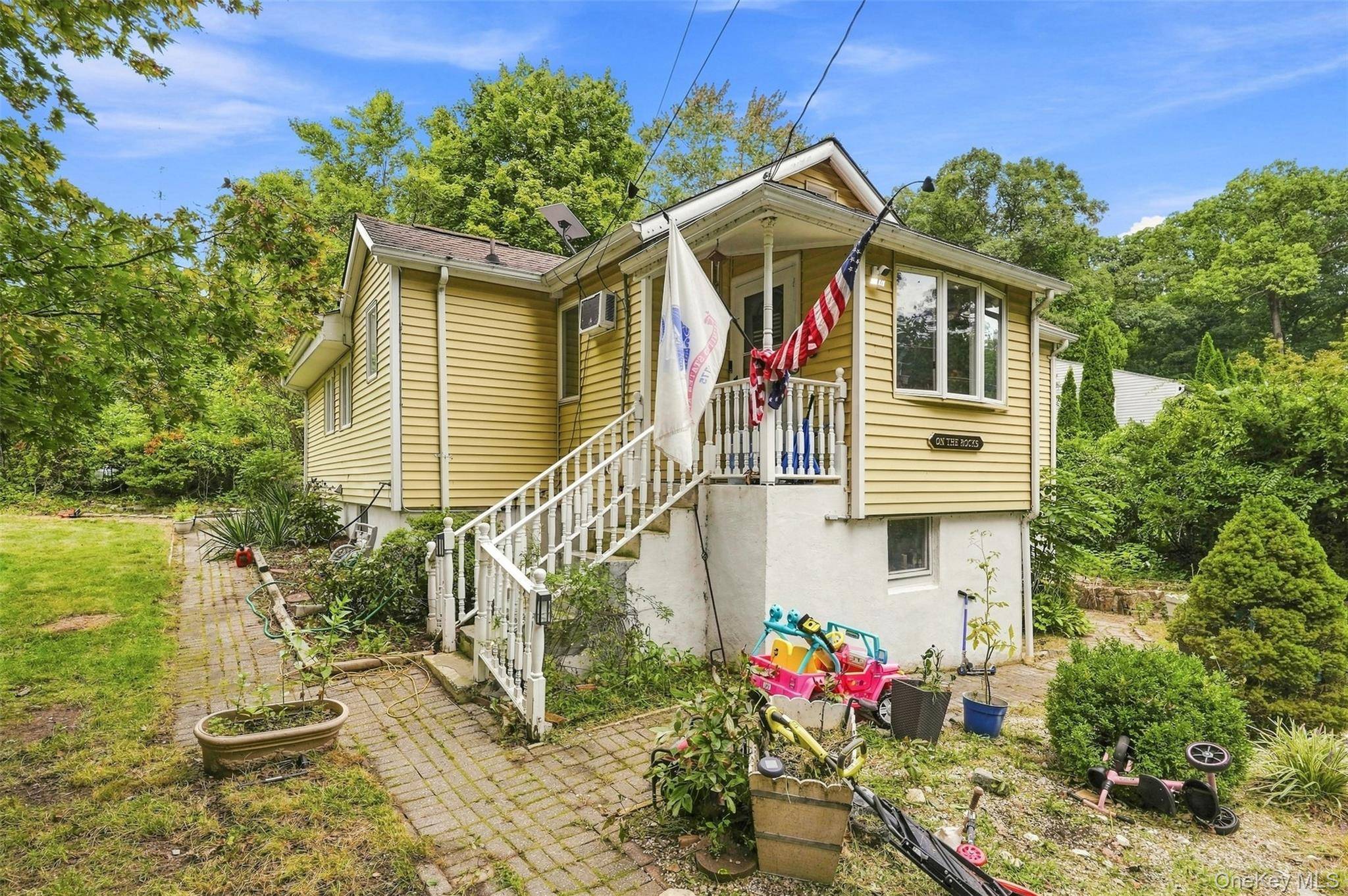 169 Walnut RD, Lake Peekskill, NY 10537
