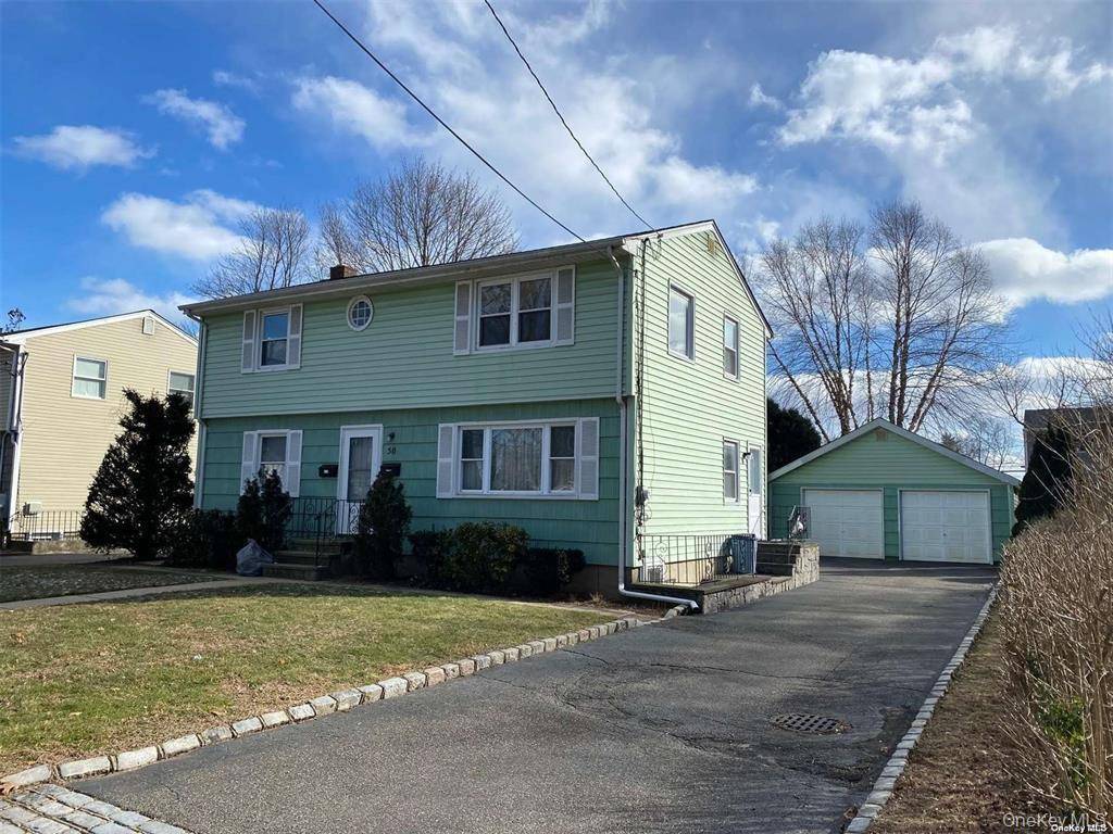 50 Grand PL, East Northport, NY 11731