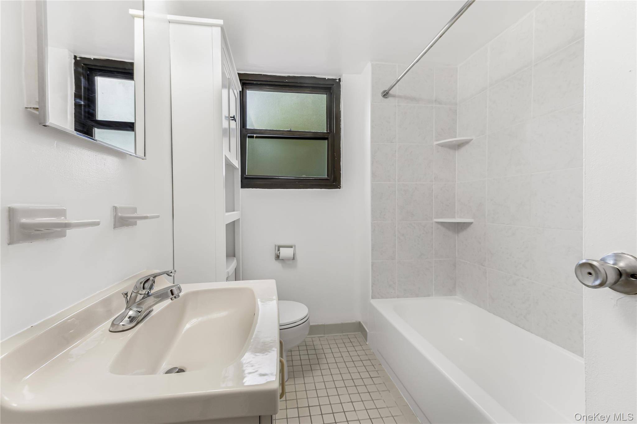 171 Pearsall #3H, Mount Vernon, NY 10552