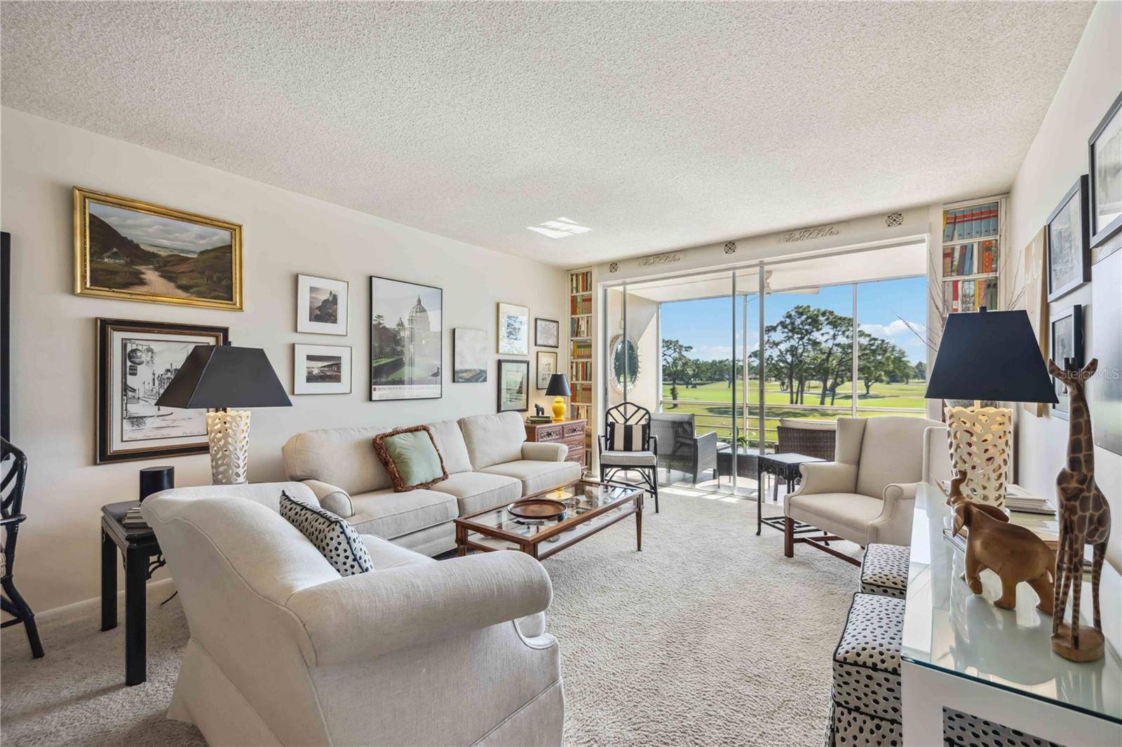 7461 W COUNTRY CLUB DR N #207, Sarasota, FL 34243