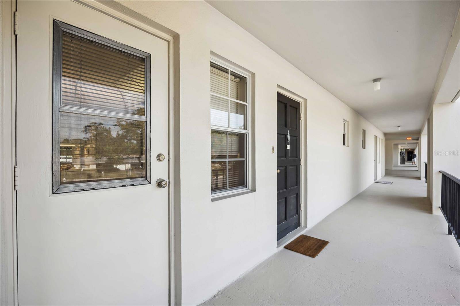 7461 W COUNTRY CLUB DR N #207, Sarasota, FL 34243