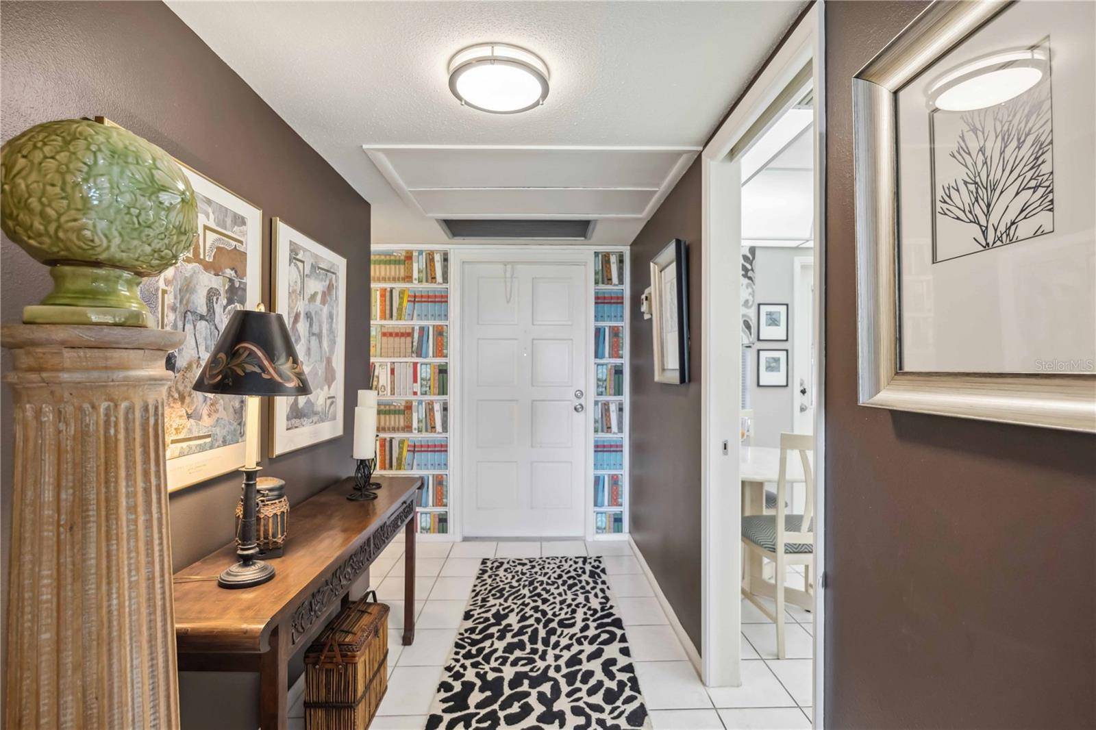 7461 W COUNTRY CLUB DR N #207, Sarasota, FL 34243