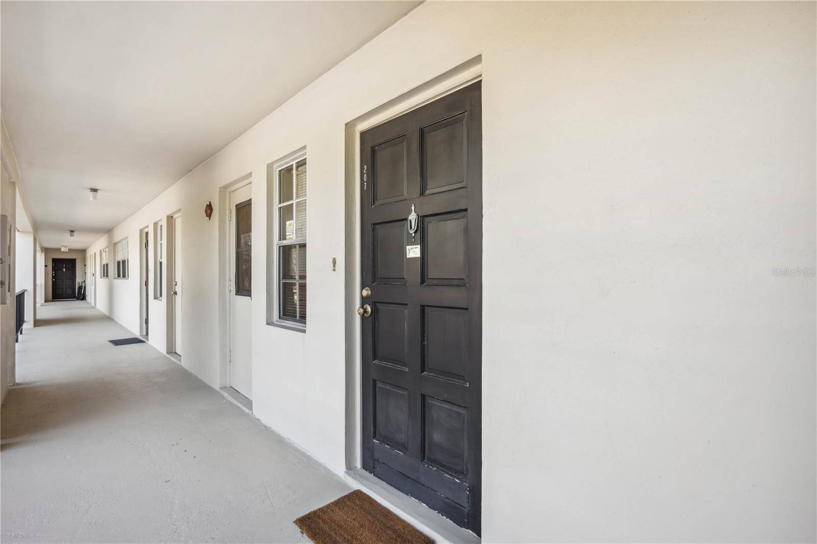 7461 W COUNTRY CLUB DR N #207, Sarasota, FL 34243
