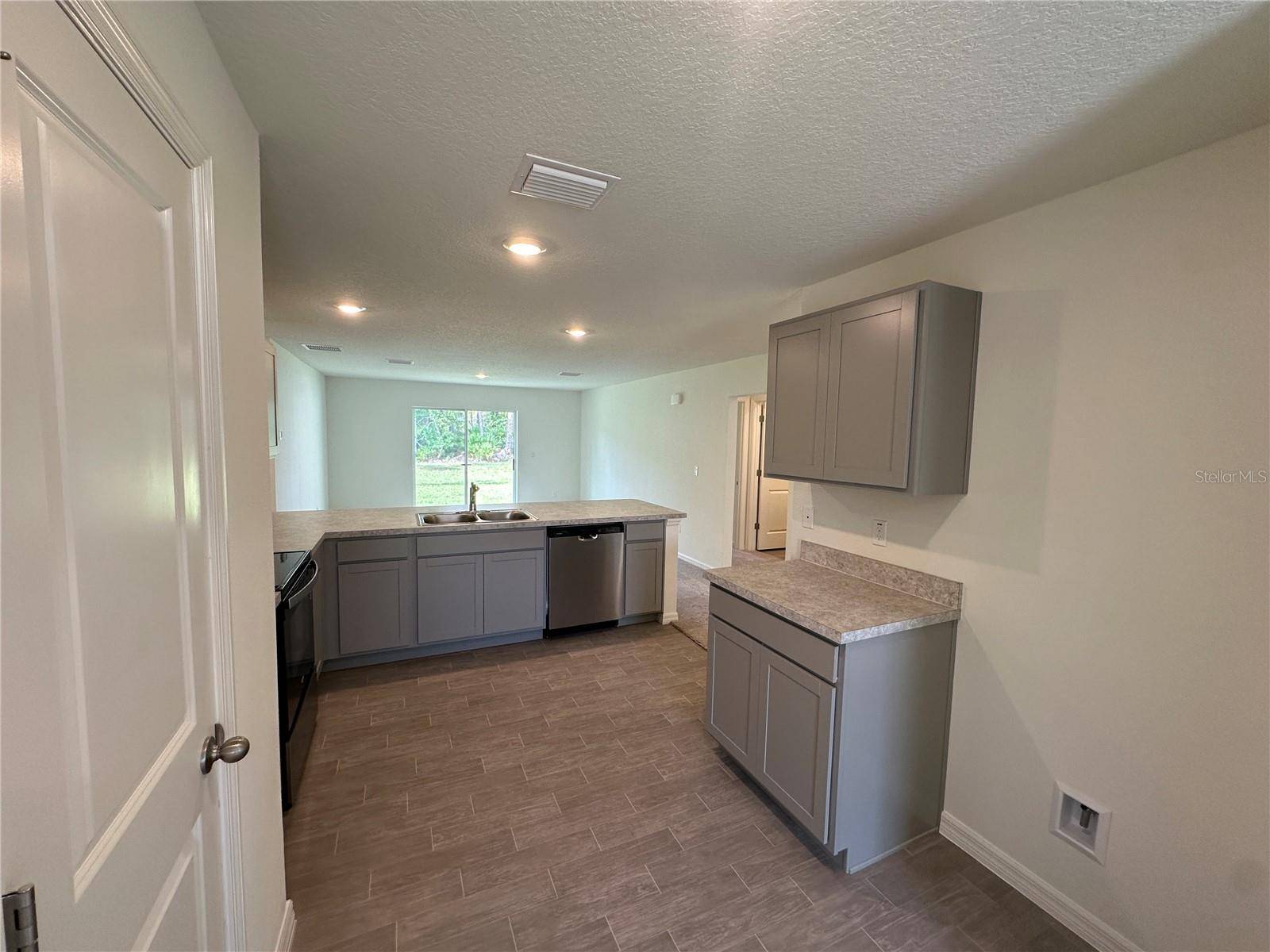 6 REINE PL, Palm Coast, FL 32164