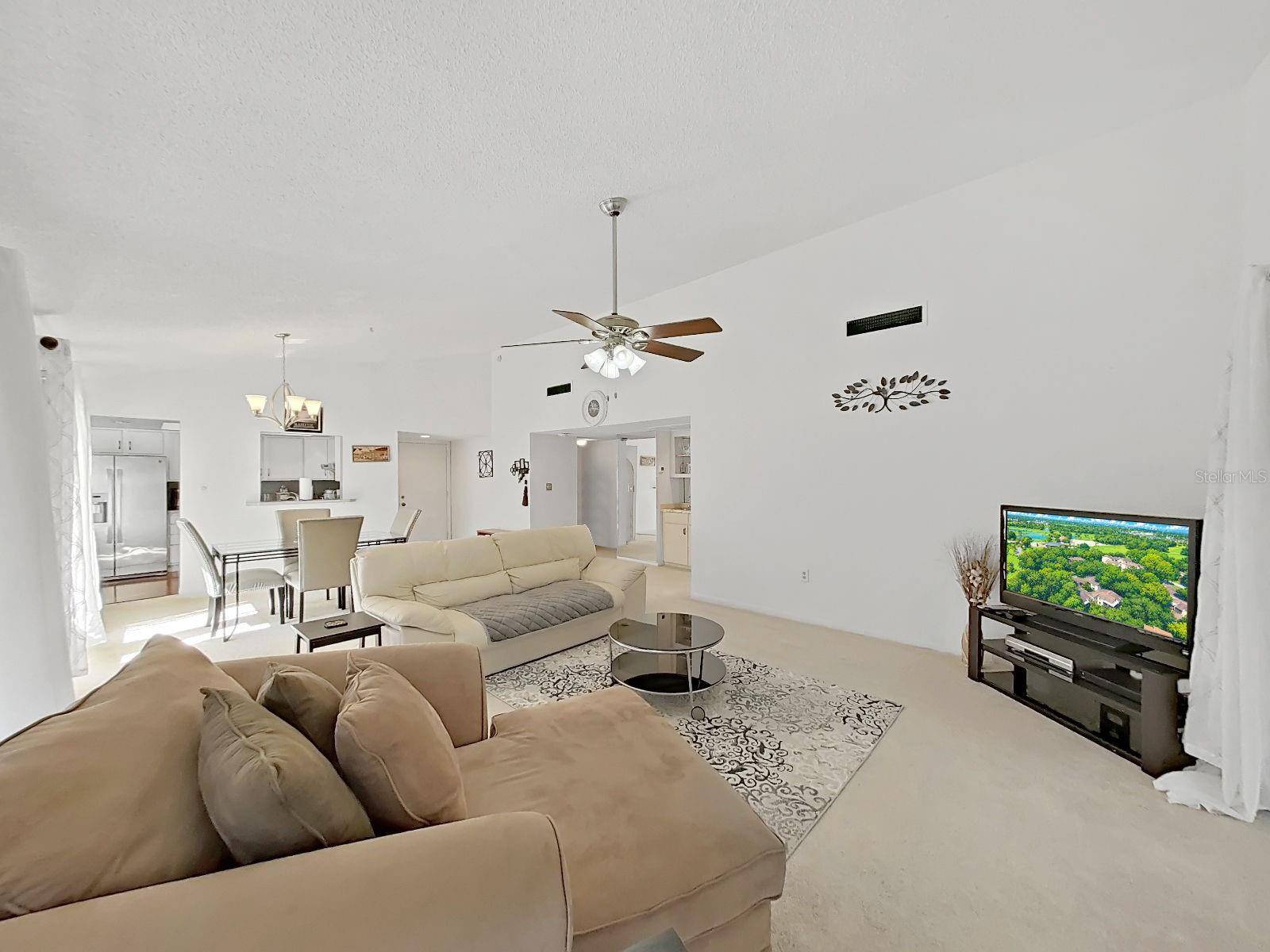 700 STARKEY RD #824, Largo, FL 33771