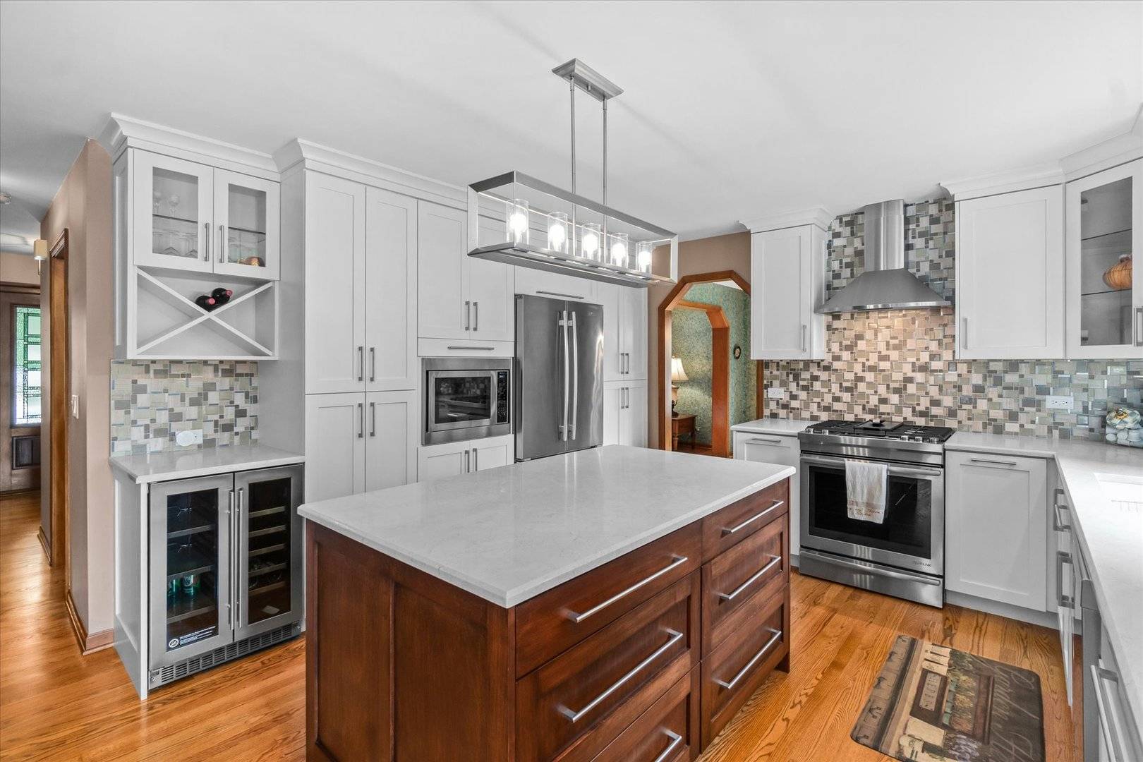 1308 Hamlet RD, Naperville, IL 60564