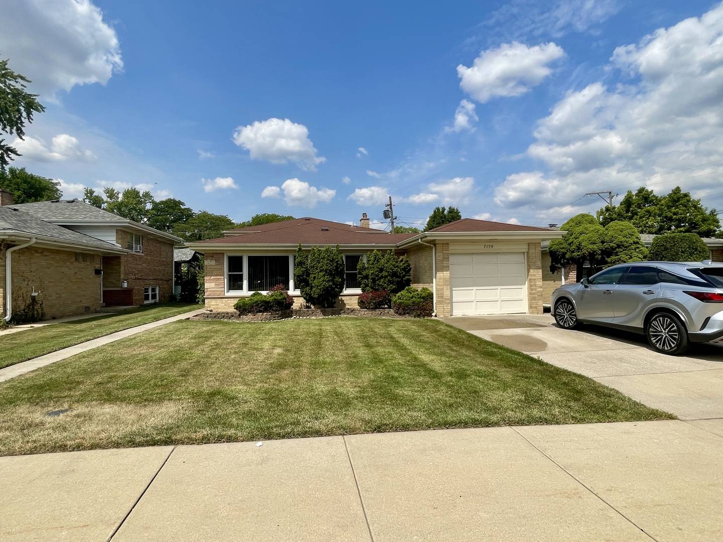 7150 N Crawford AVE, Lincolnwood, IL 60712
