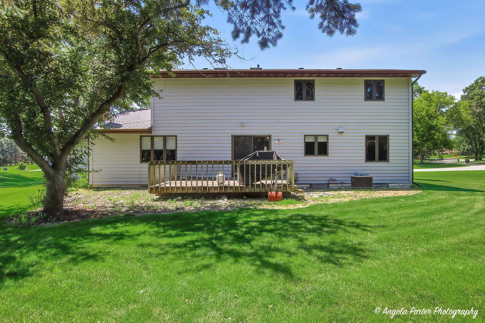 2720 N Patricia LN, Mchenry, IL 60051