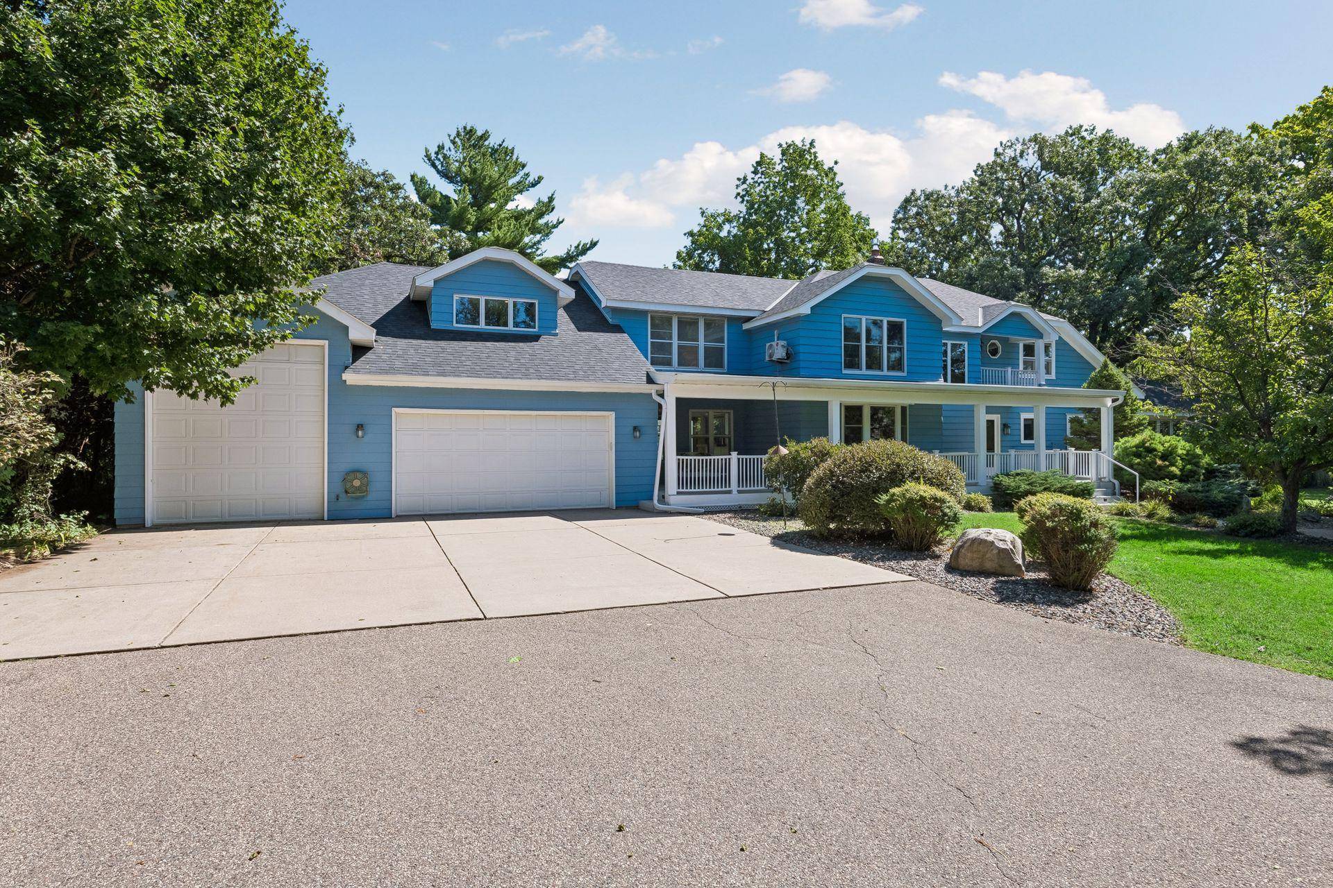 2600 W 102nd ST, Bloomington, MN 55431