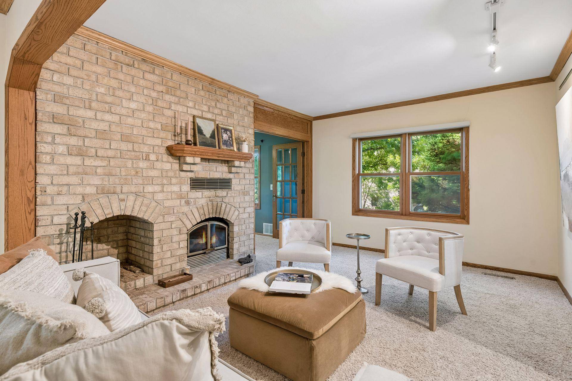 2600 W 102nd ST, Bloomington, MN 55431