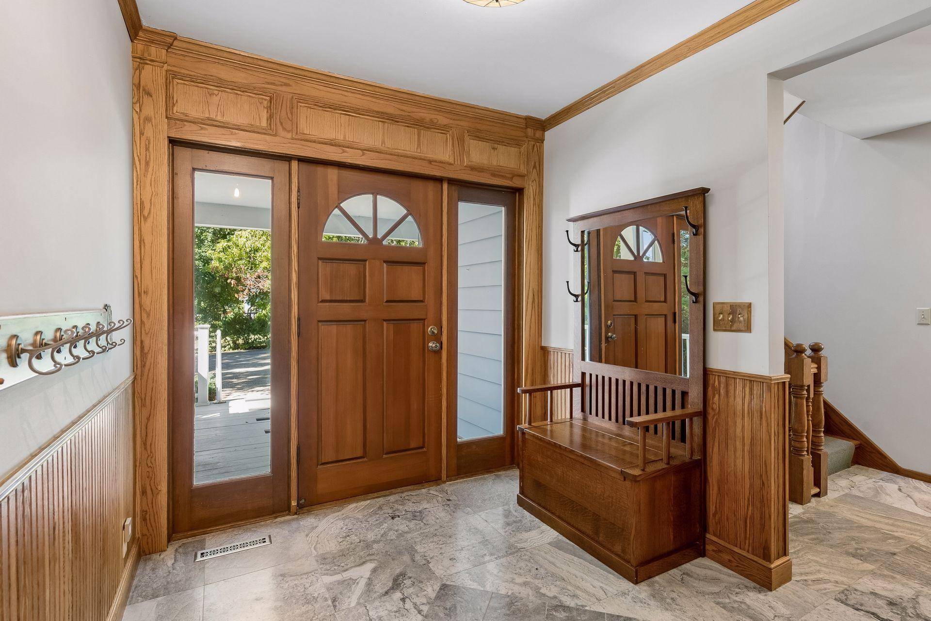 2600 W 102nd ST, Bloomington, MN 55431