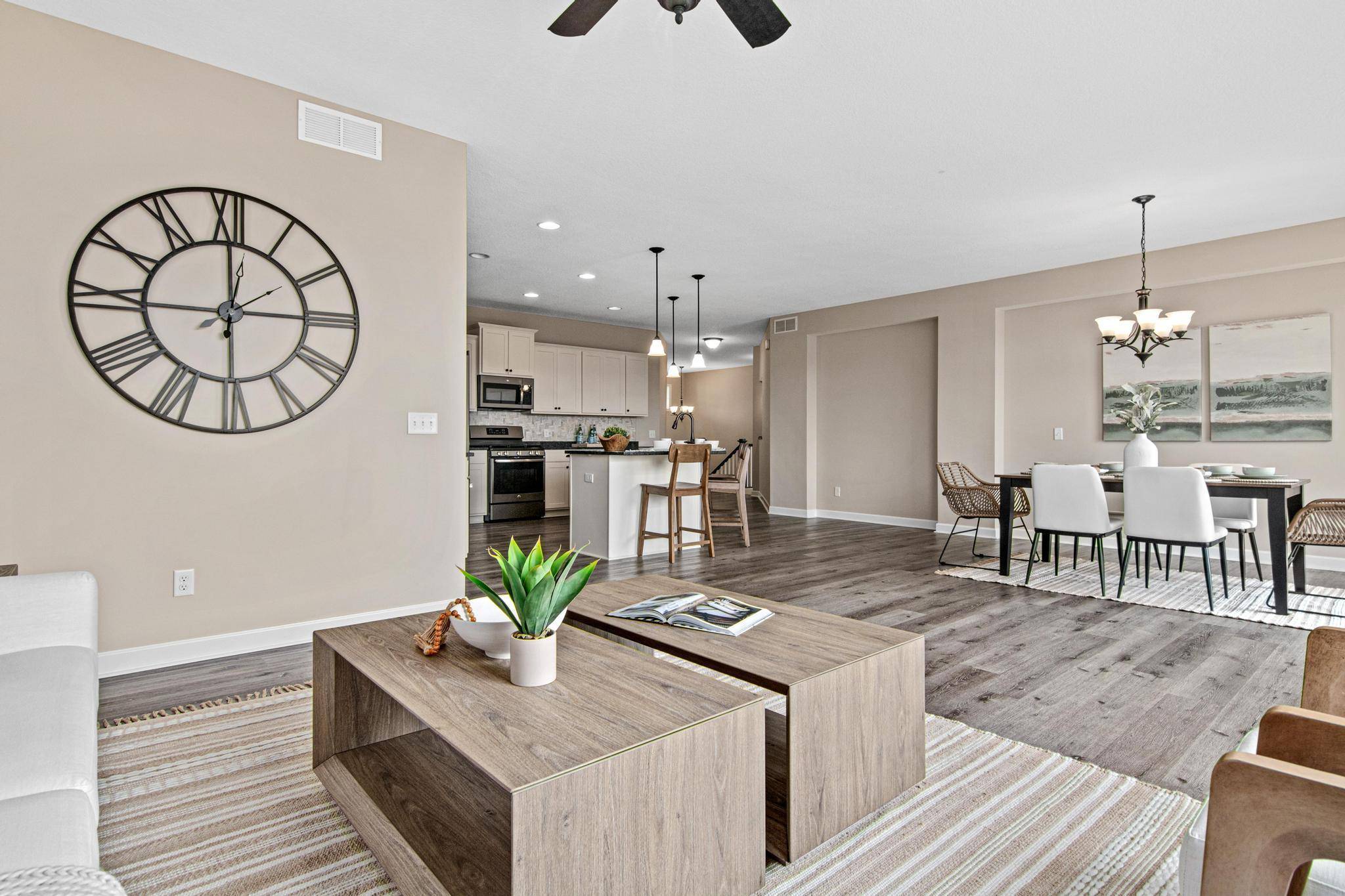 9189 Plymouth RD, Woodbury, MN 55129
