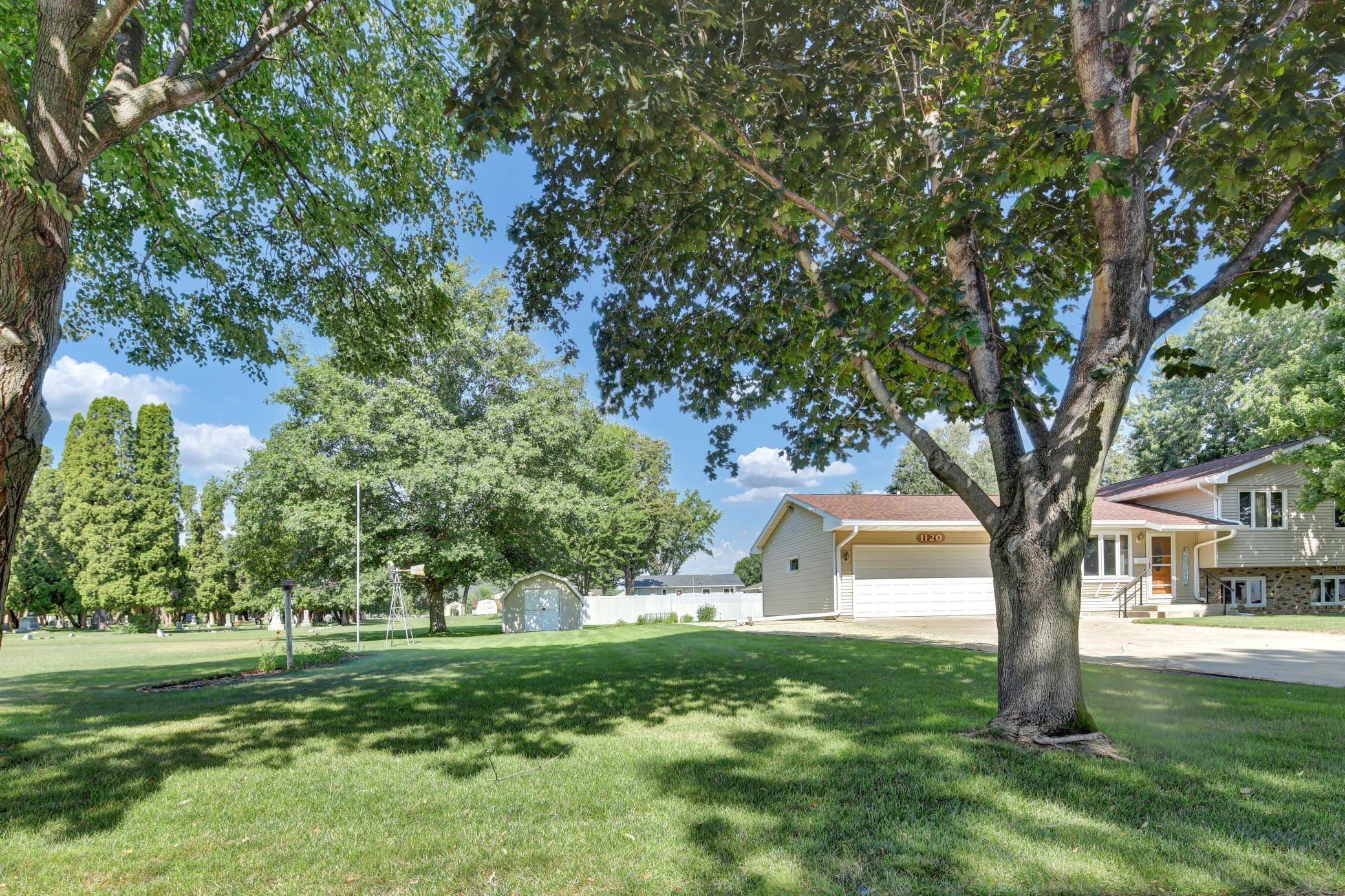 1120 W Marion ST, Lake City, MN 55041