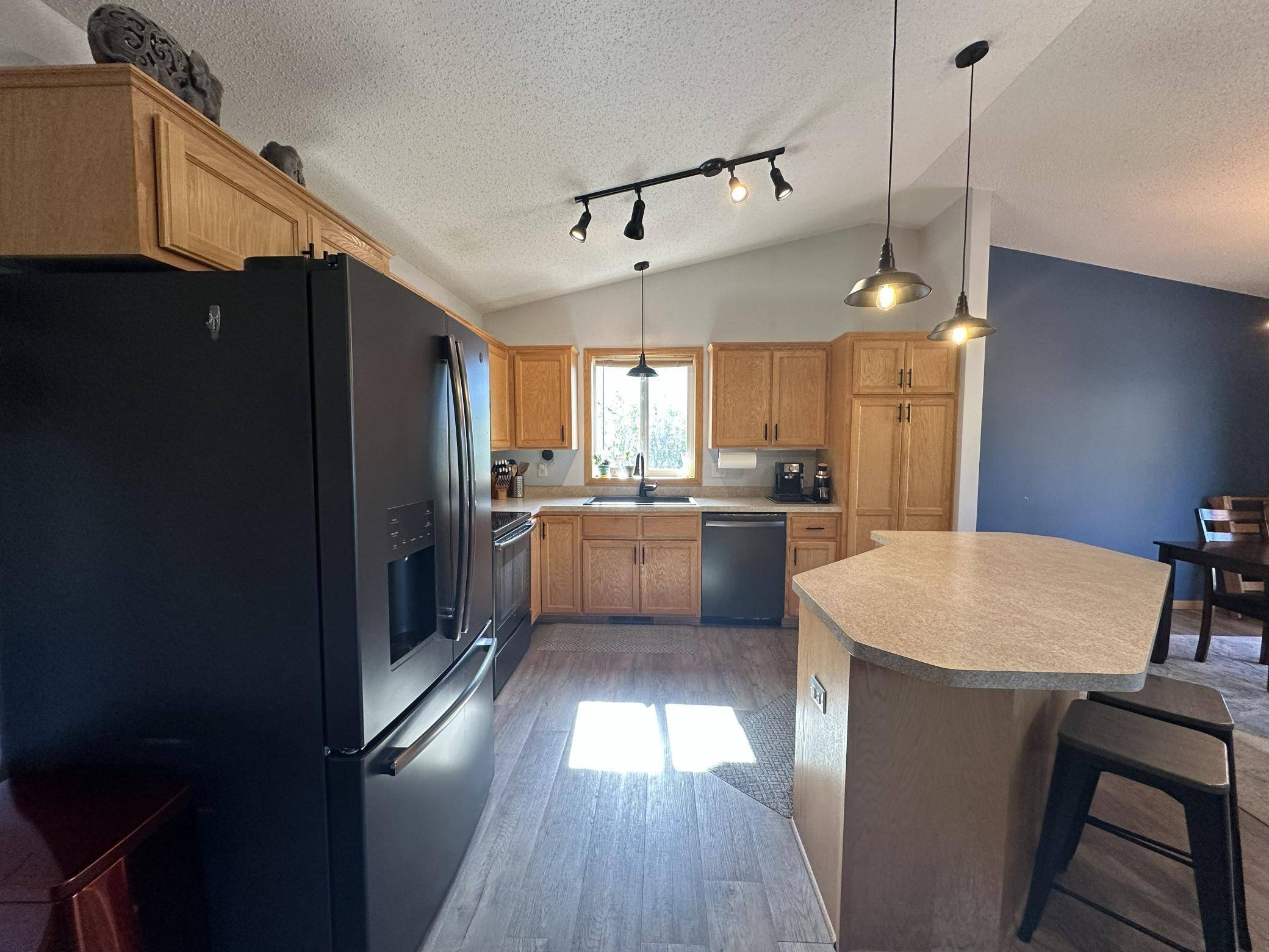 18066 Lincoln CIR NW, Elk River, MN 55330