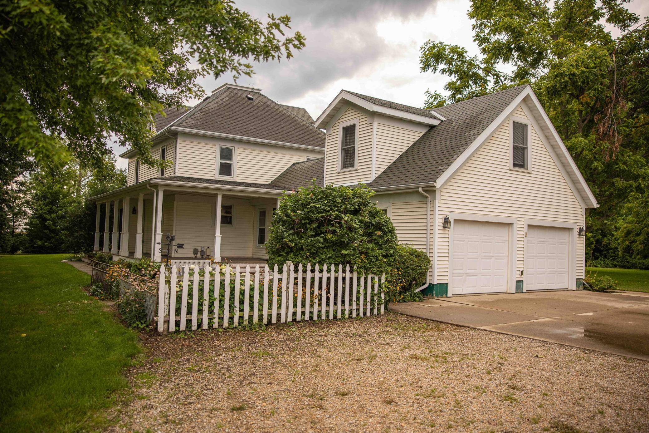 17326 530th AVE, Wells, MN 56097