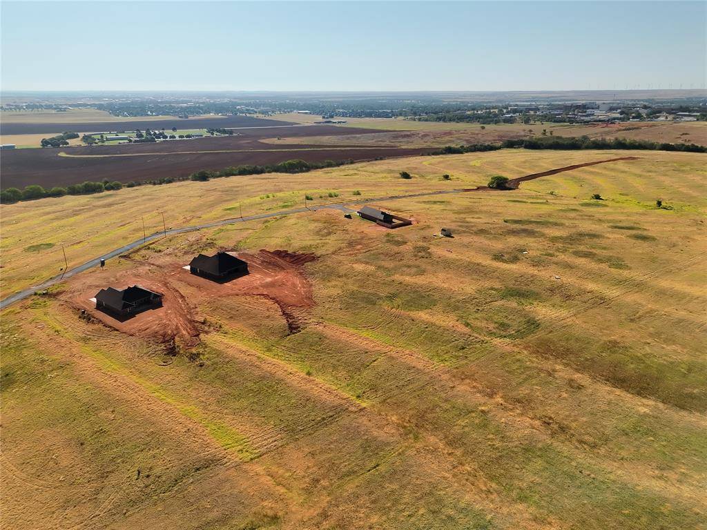 19 Lawter RD, Weatherford, OK 73096