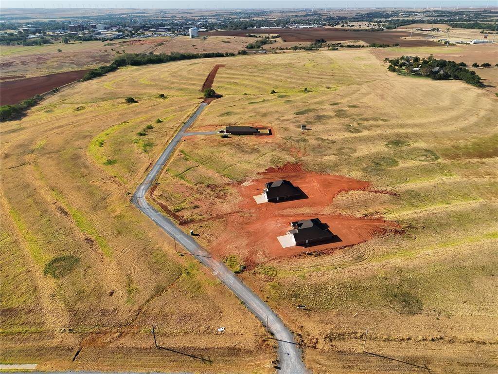 26 Lawter RD, Weatherford, OK 73096