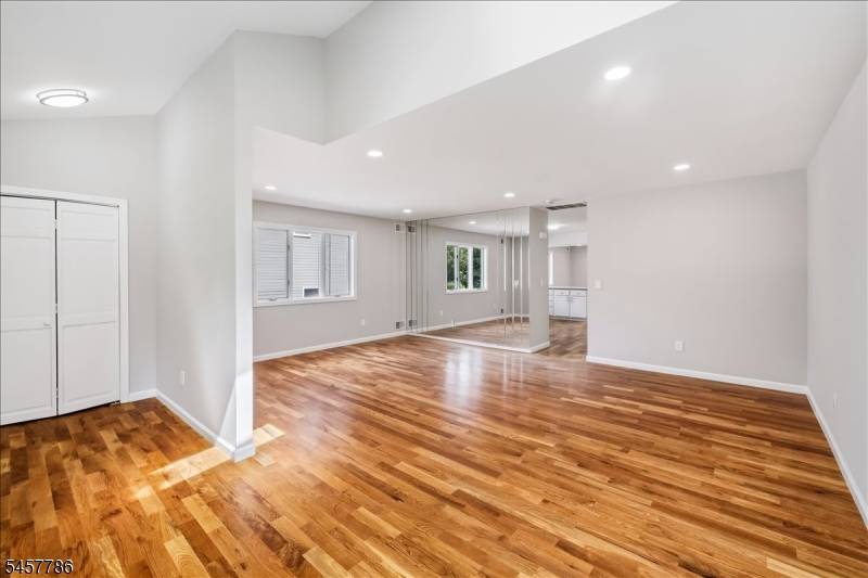 222 Eagle Rock Ave, Roseland Boro, NJ 07068