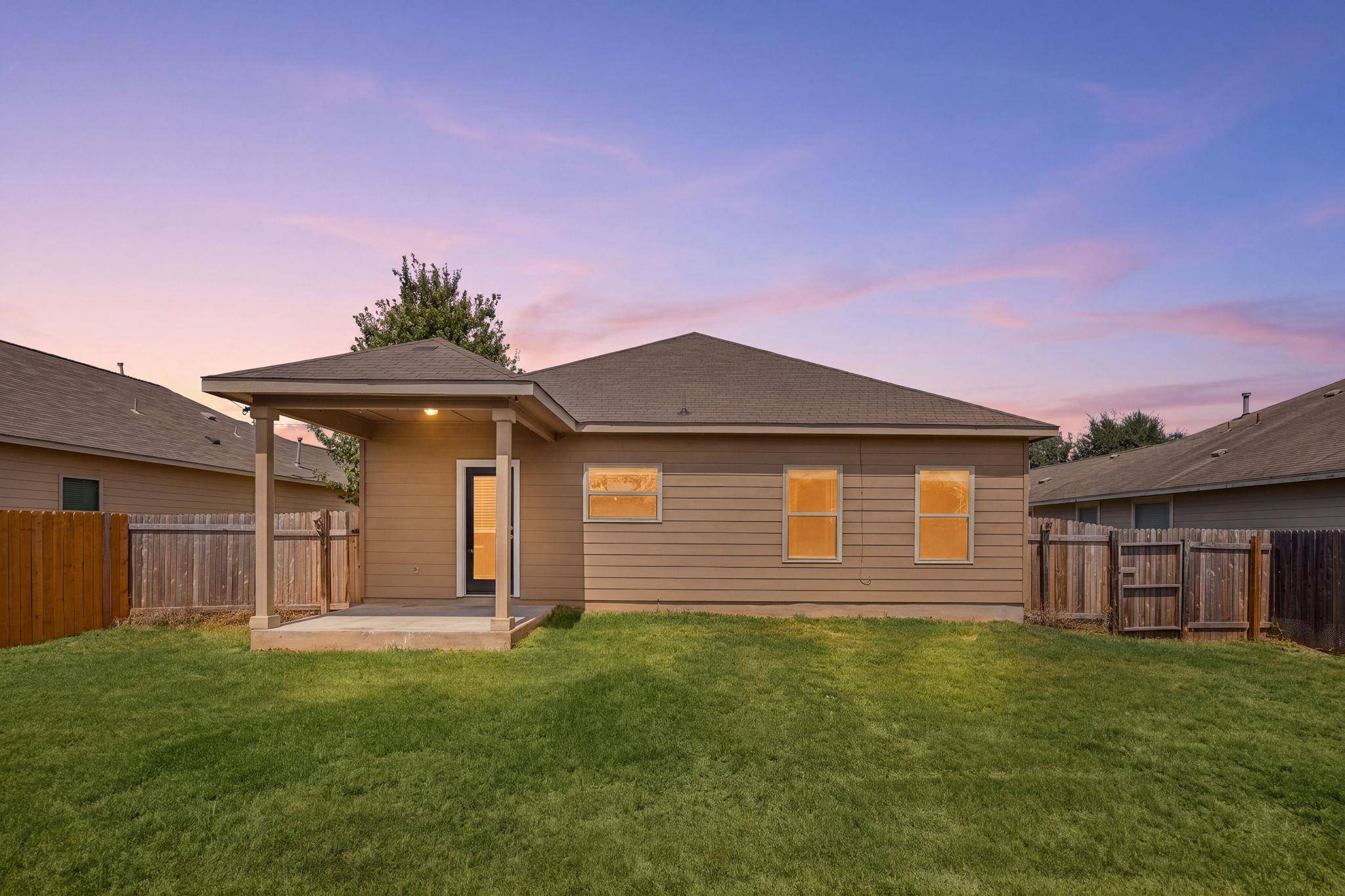1200 Reagan Wells DR, Hutto, TX 78634