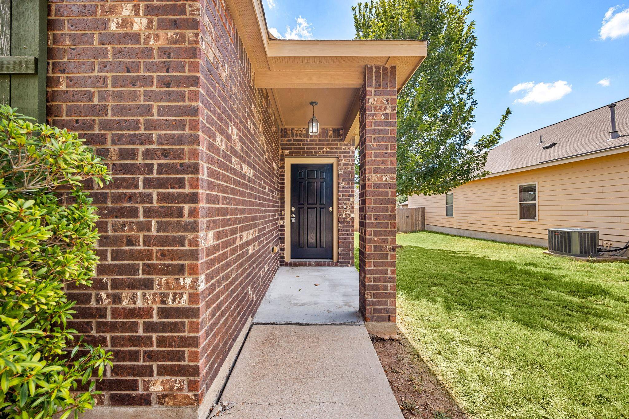 1200 Reagan Wells DR, Hutto, TX 78634