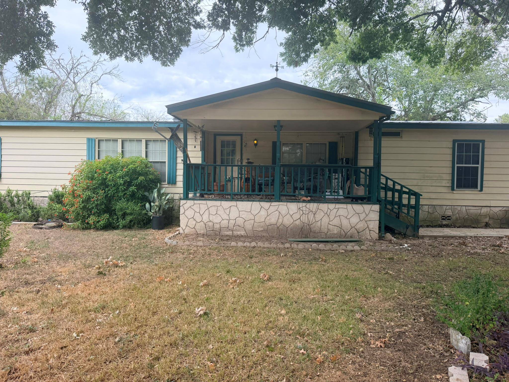 151 Oak DR, Mcqueeney, TX 78123