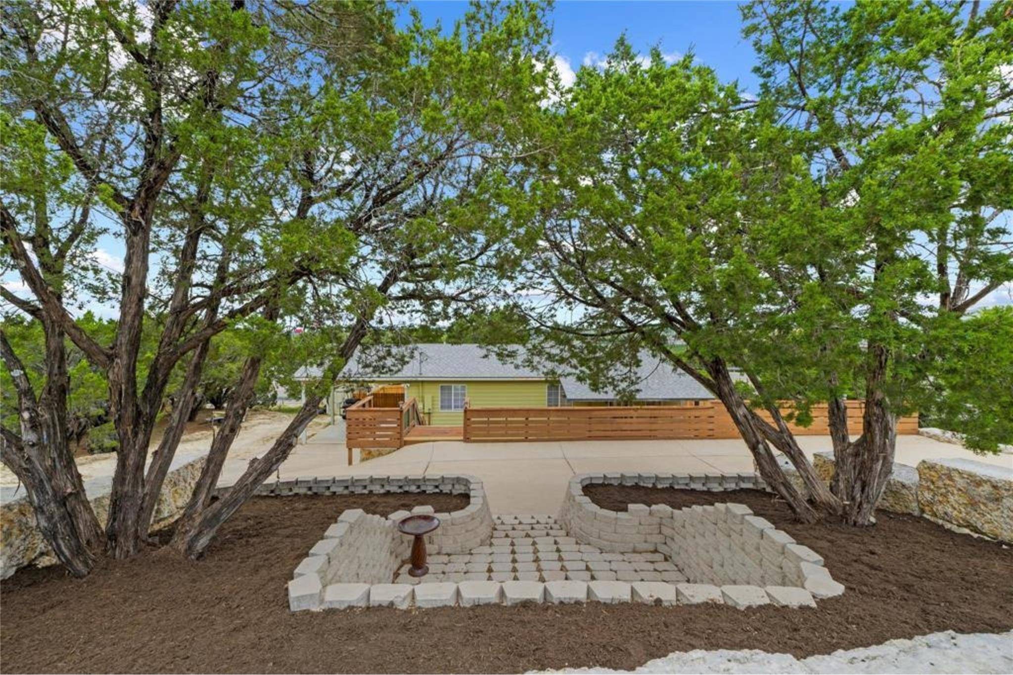 8104 Bronco LN, Lago Vista, TX 78645