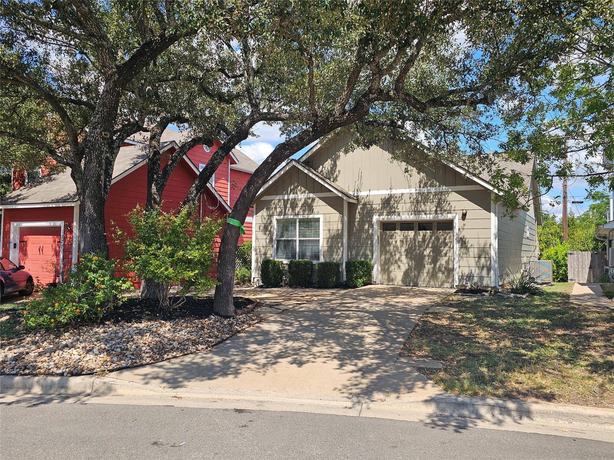 1320 E 3rd ST, Georgetown, TX 78626