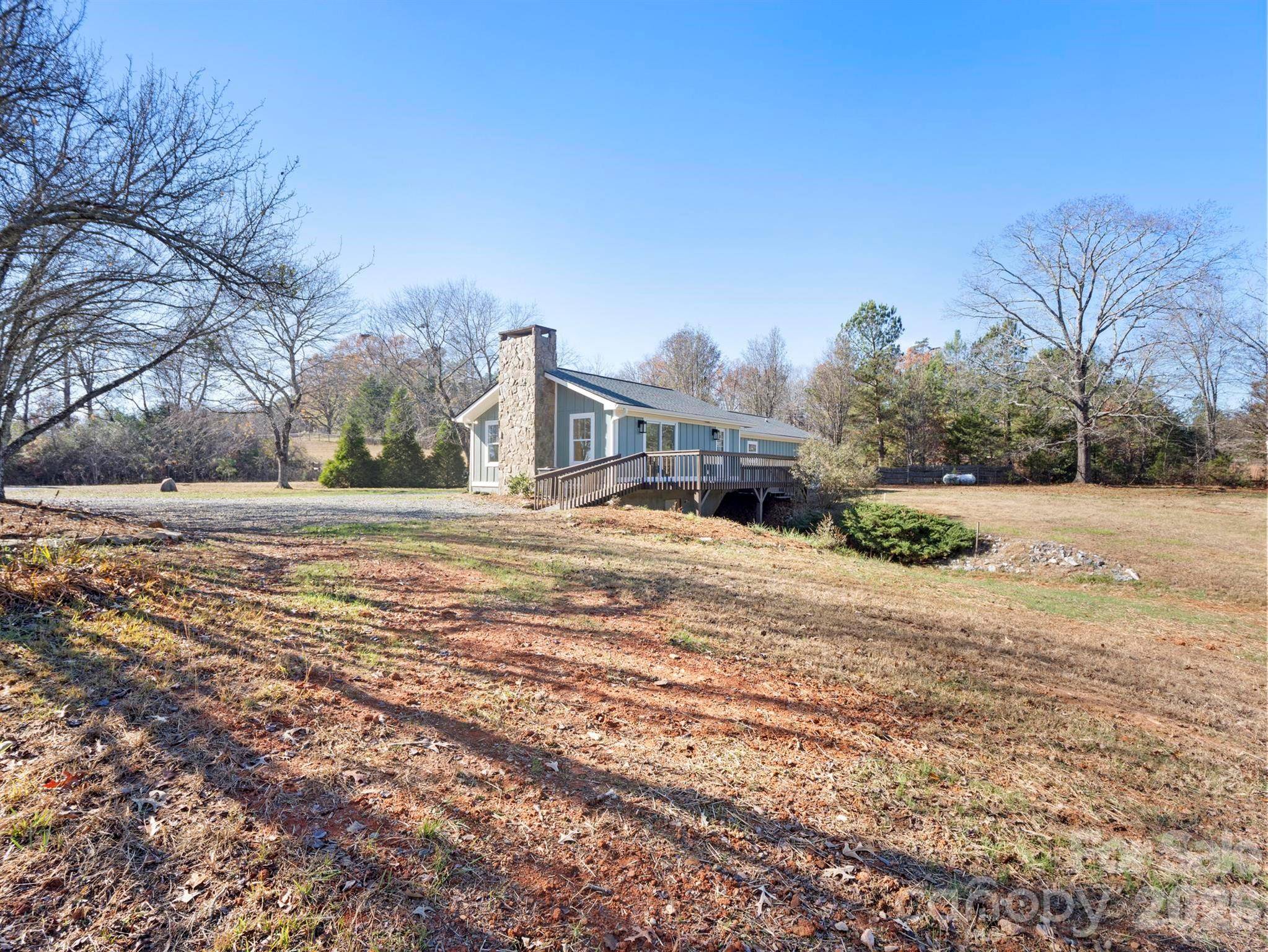 100 Gilbert RD, Columbus, NC 28722
