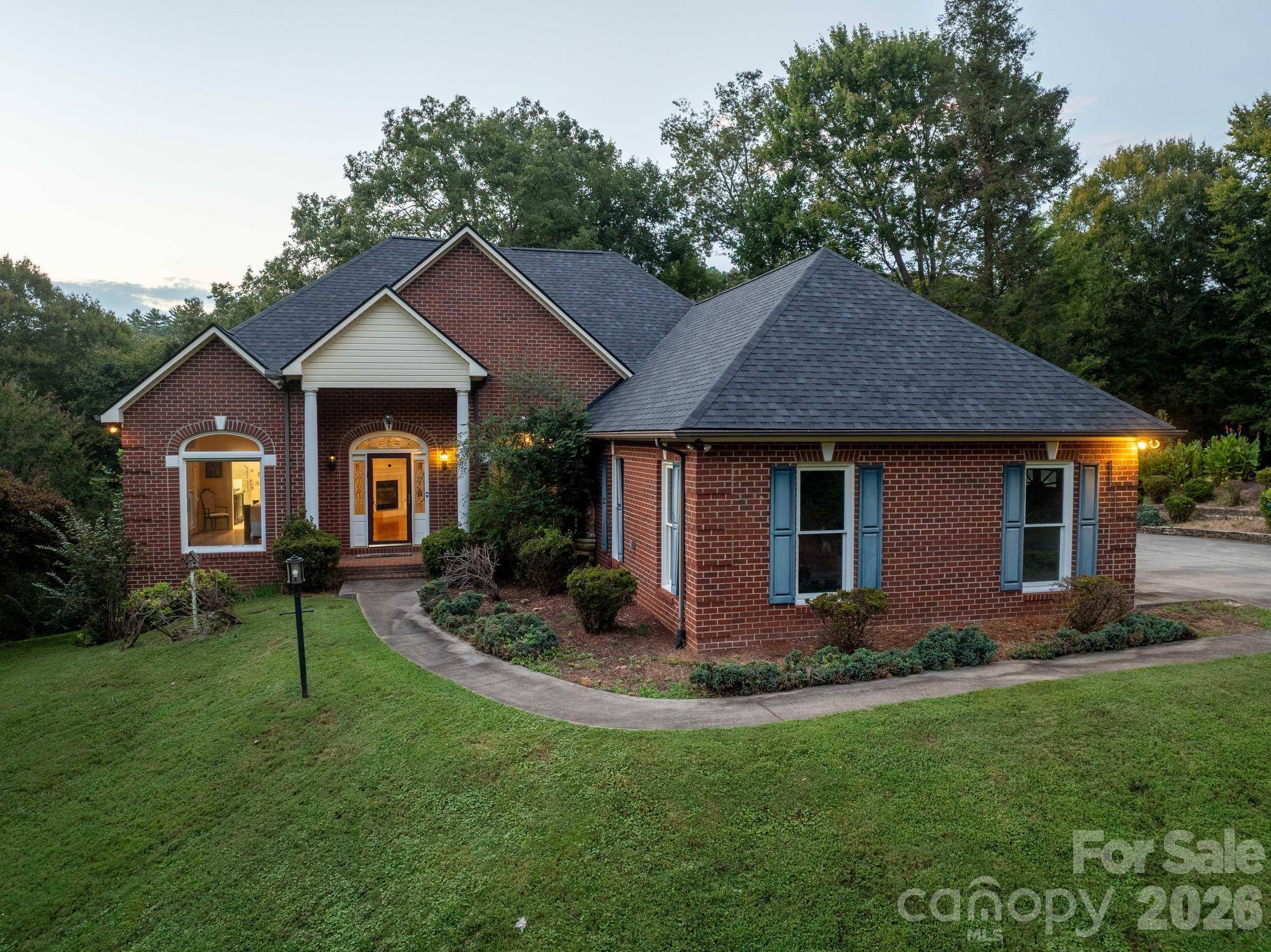 3212 Champion LN, Lenoir, NC 28645