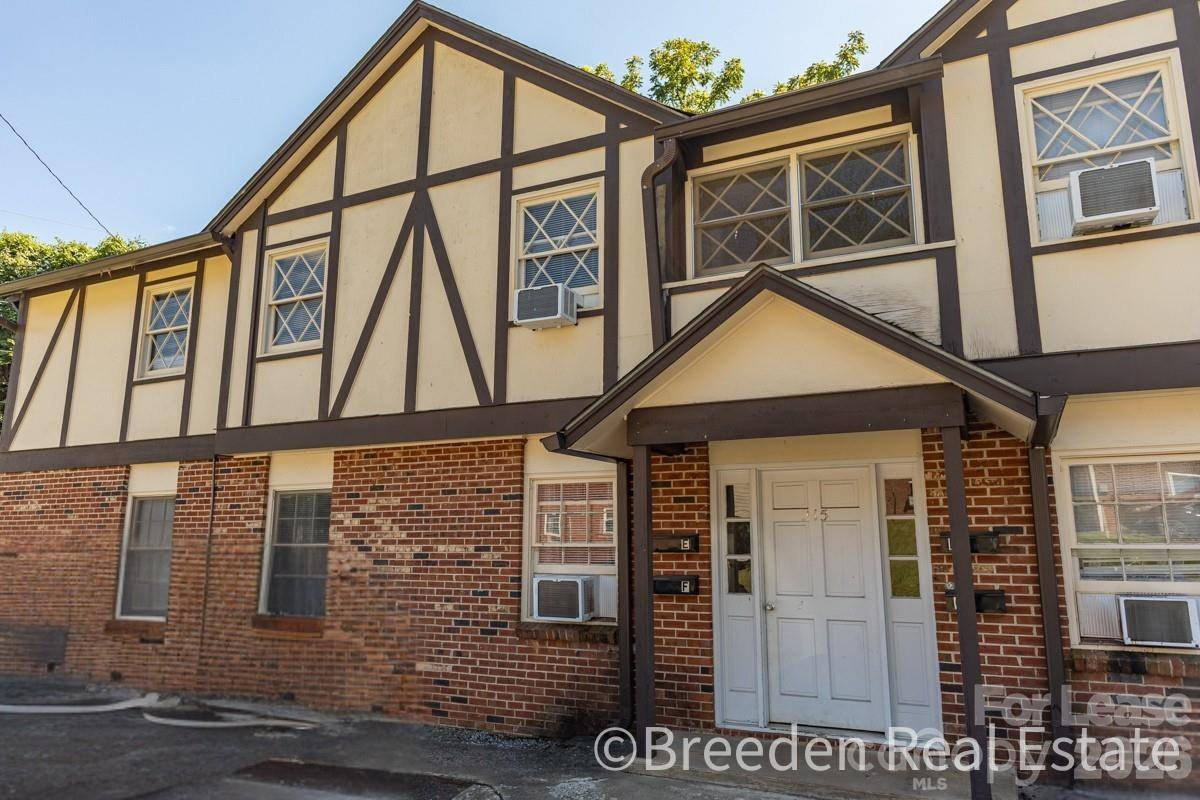 215 N Anderson ST, Morganton, NC 28655
