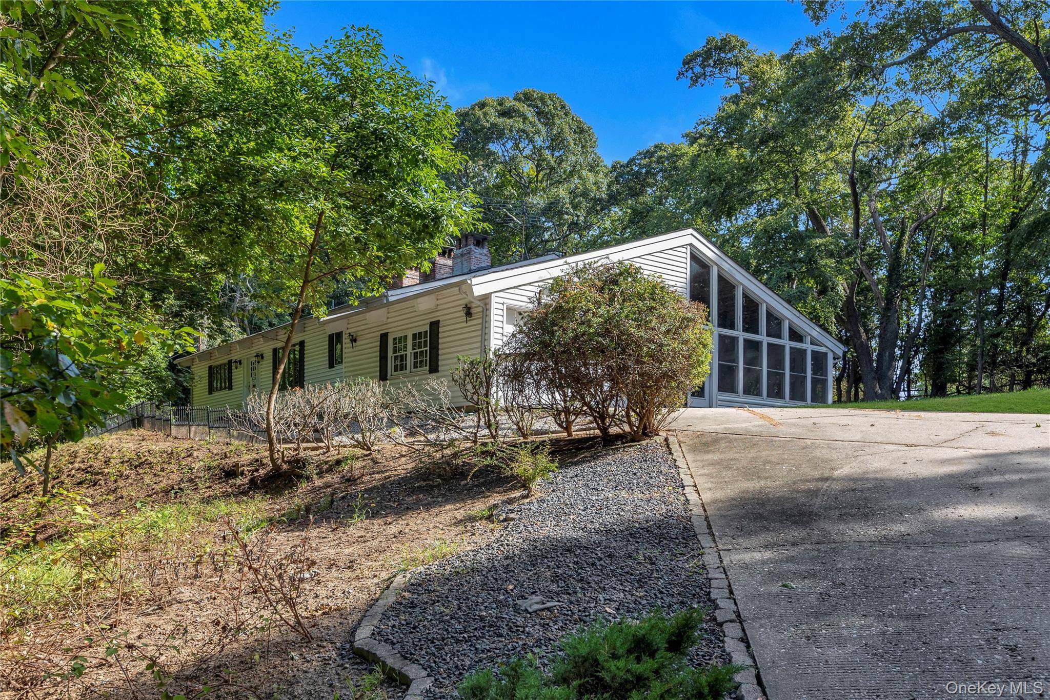 106 Boney LN, Nissequogue, NY 11780