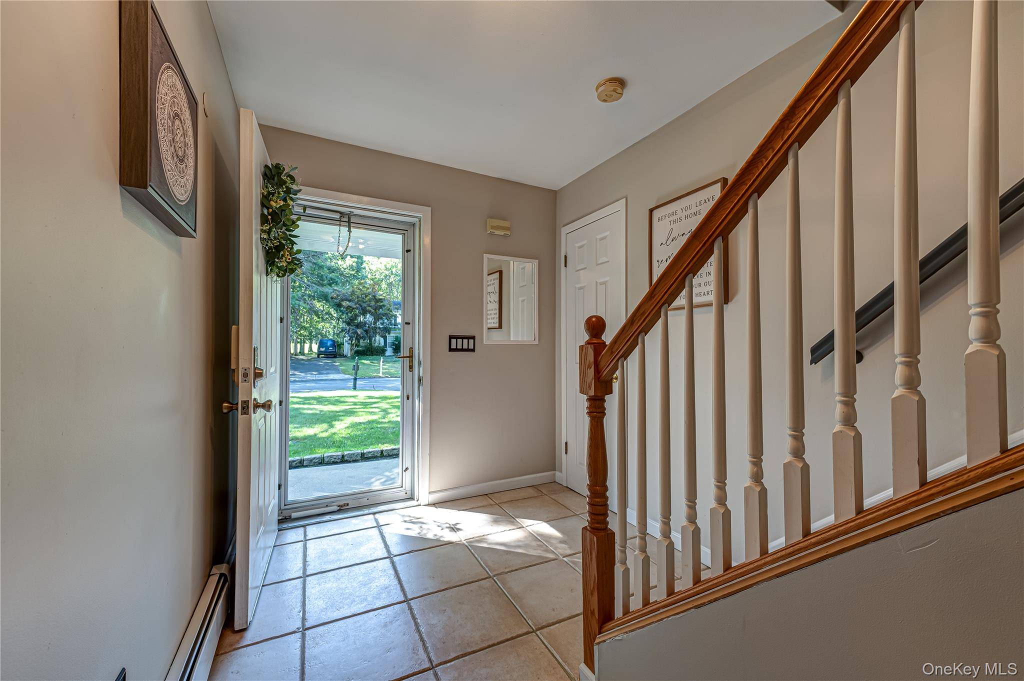 40 Golf Club CIR, Manorville, NY 11949