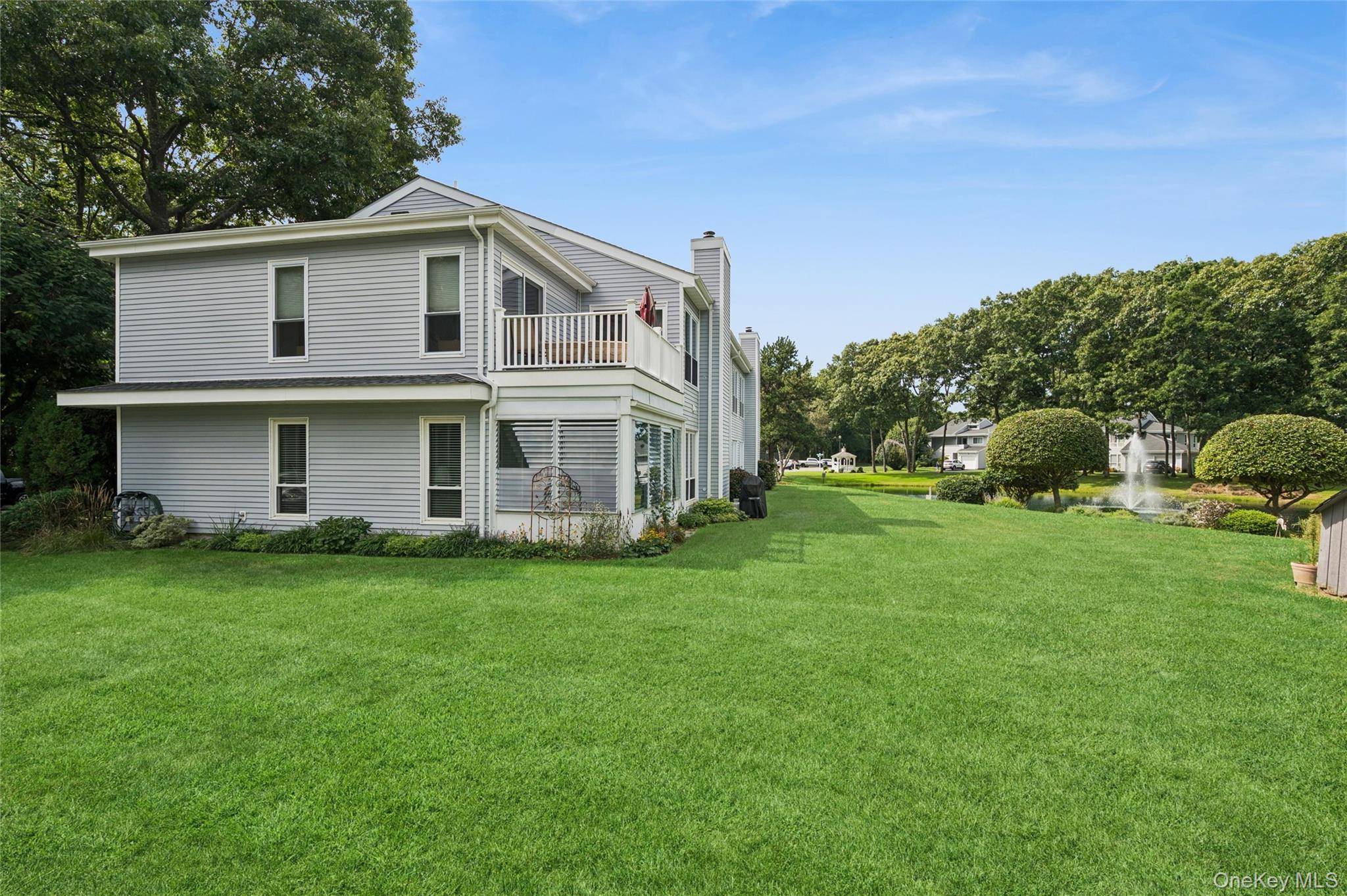 90 Hampton Vista DR, Manorville, NY 11949