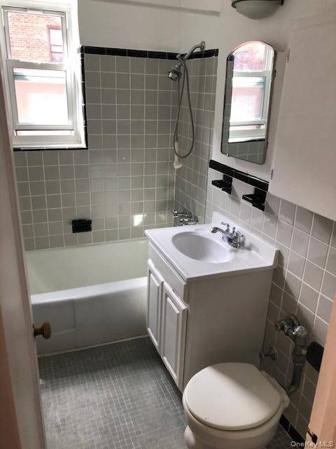 30 Ehrbar AVE #306, Mount Vernon, NY 10552