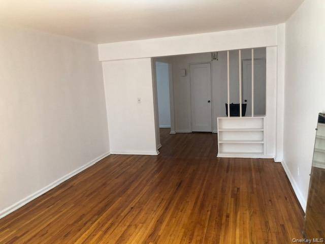 30 Ehrbar AVE #306, Mount Vernon, NY 10552
