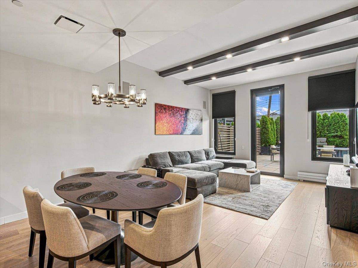 2121 31st ST #2C, Astoria, NY 11105