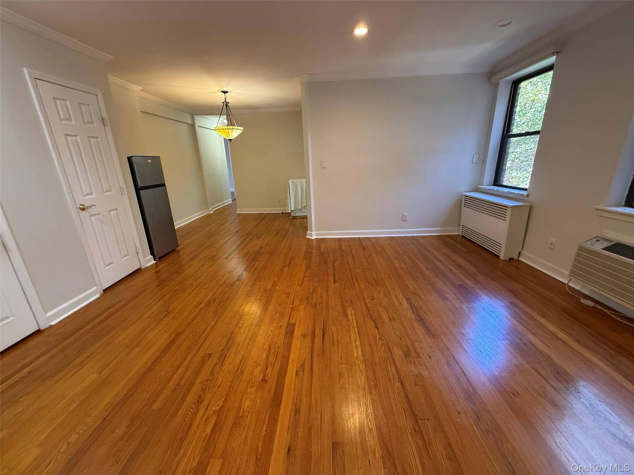 215-19 48th AVE #2C, Oakland Gardens, NY 11364