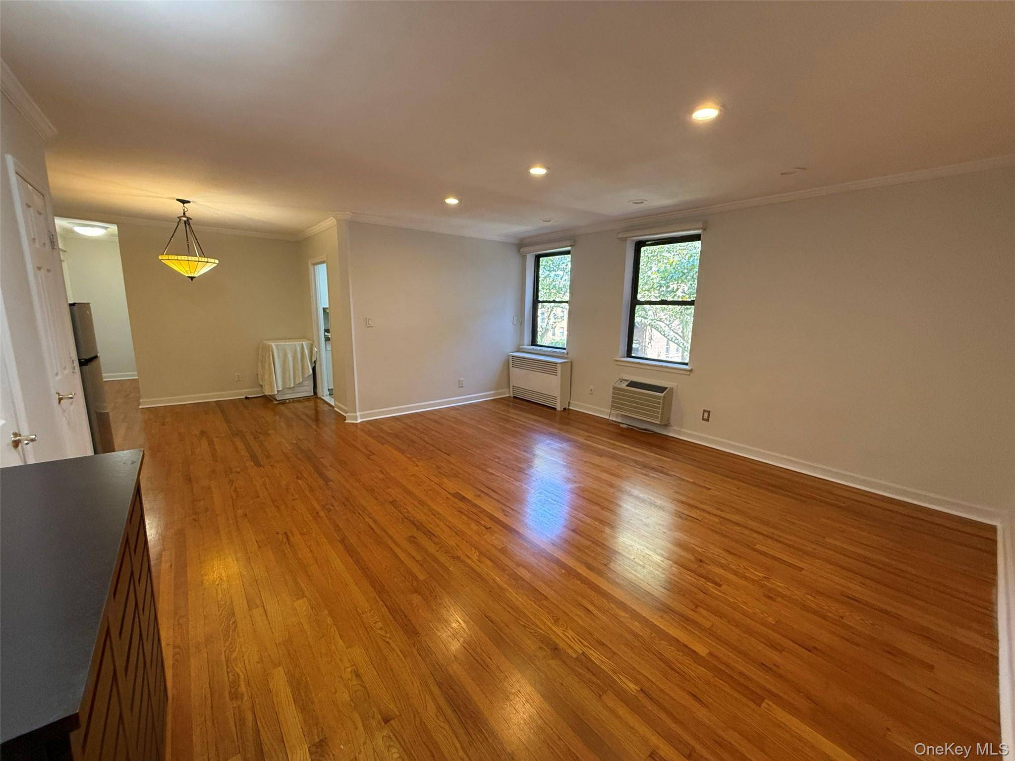 215-19 48th AVE #2C, Oakland Gardens, NY 11364