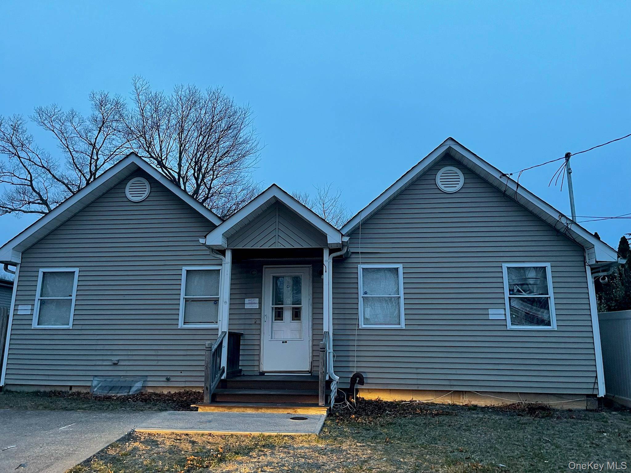 113 Dakota ST, Ronkonkoma, NY 11779