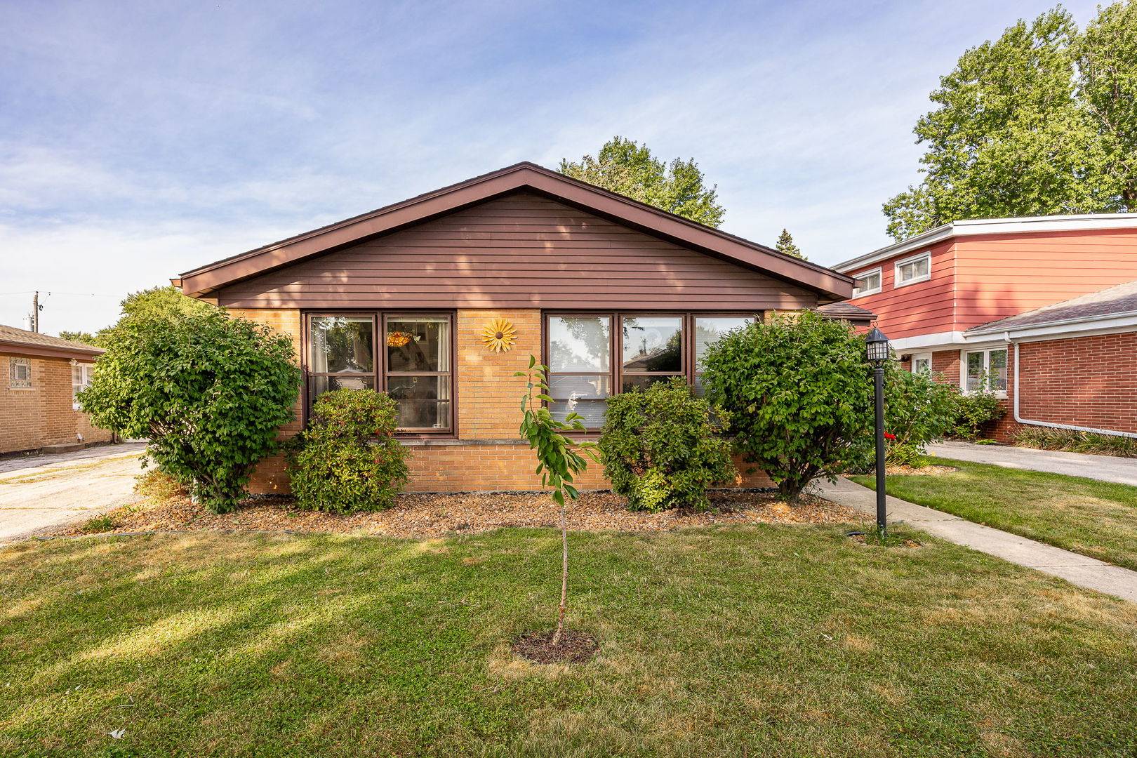 10536 S Kilbourn AVE, Oak Lawn, IL 60453