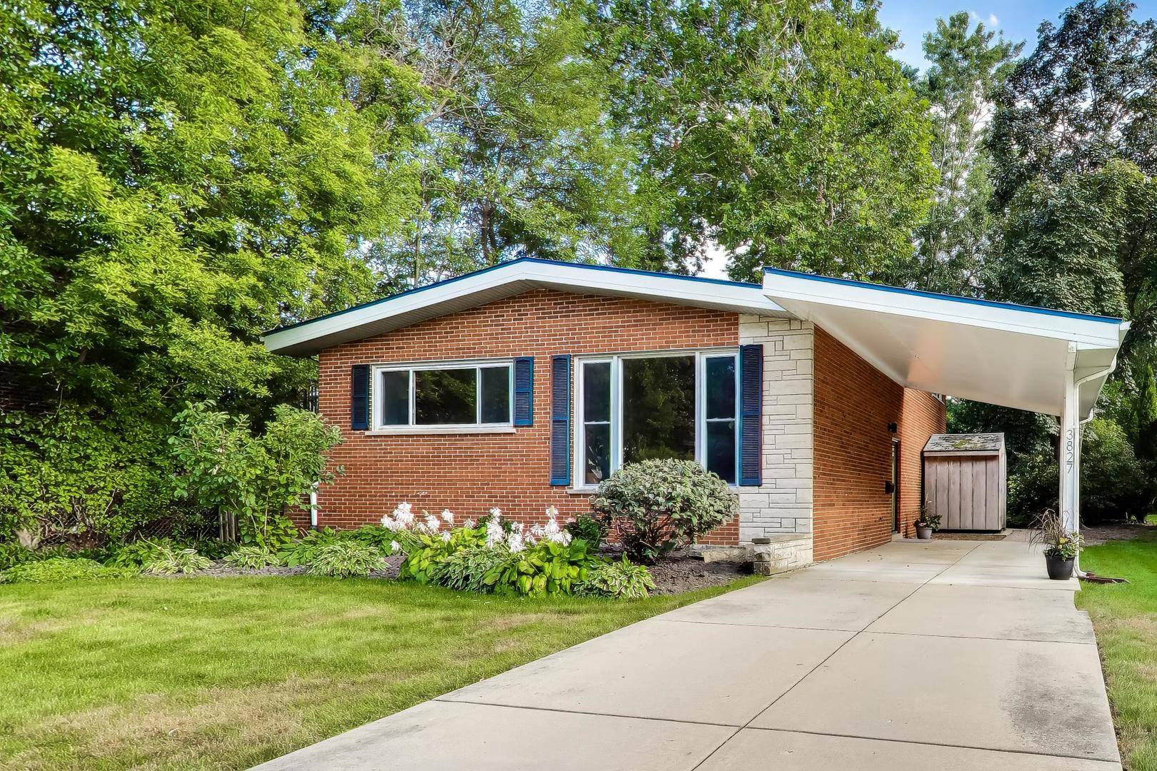 3827 White Cloud DR, Skokie, IL 60076