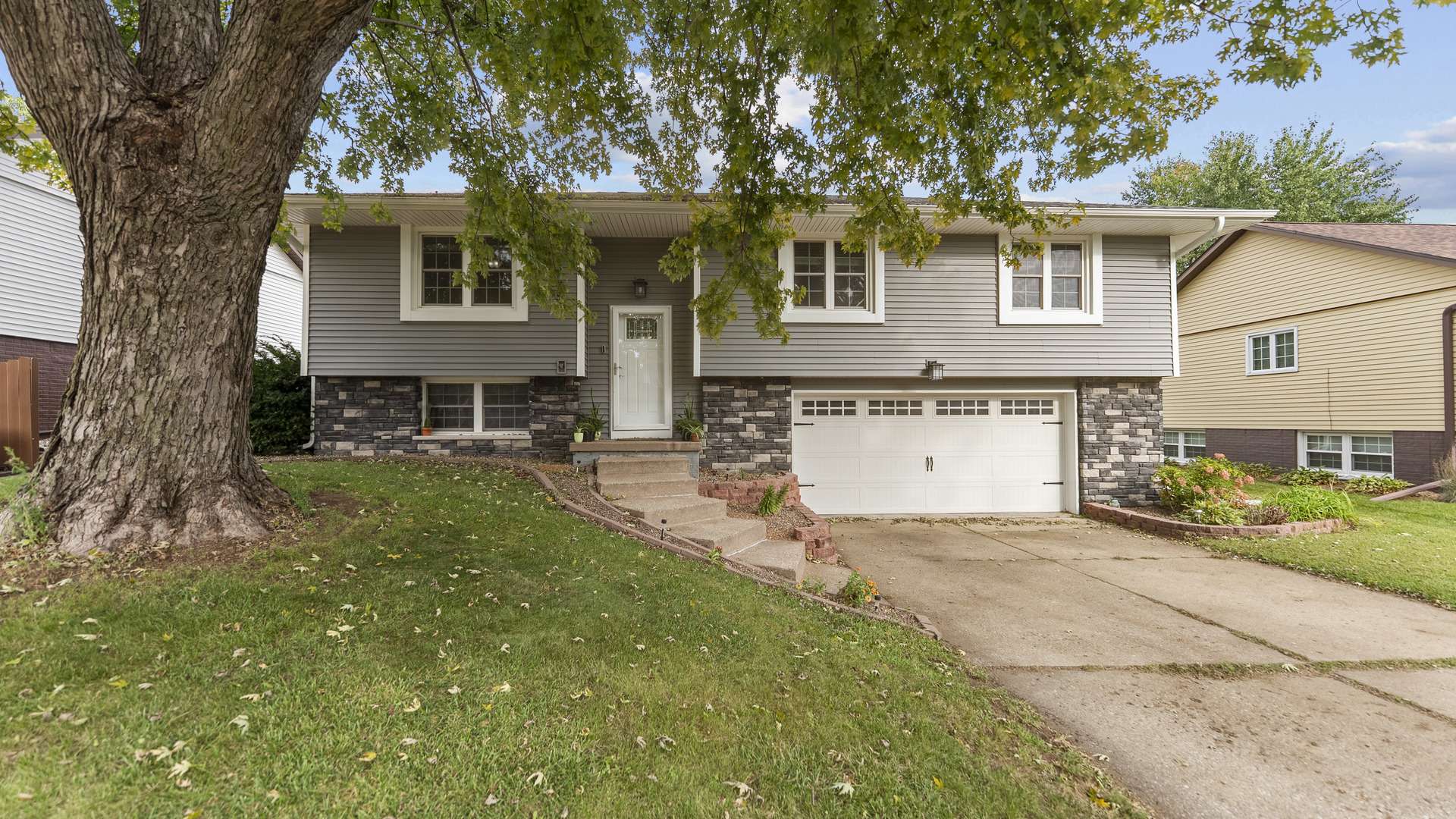 5807 FILLMORE ST, Davenport, IA 52806