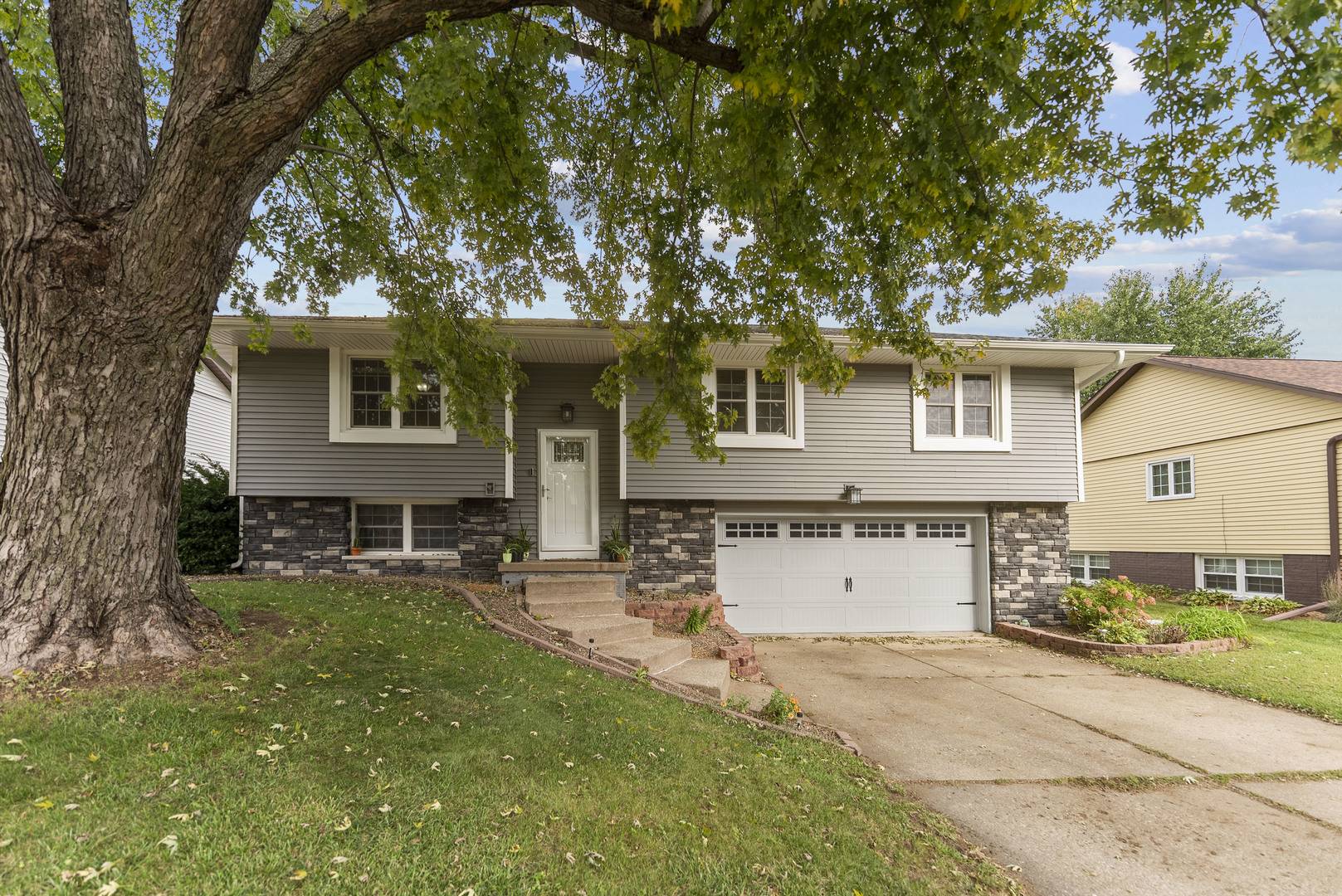 5807 FILLMORE ST, Davenport, IA 52806