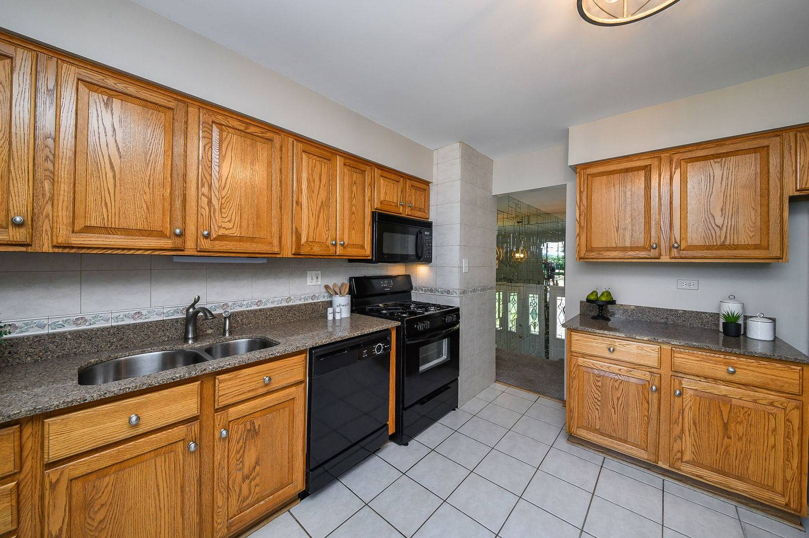 2287 Durham DR, Wheaton, IL 60189