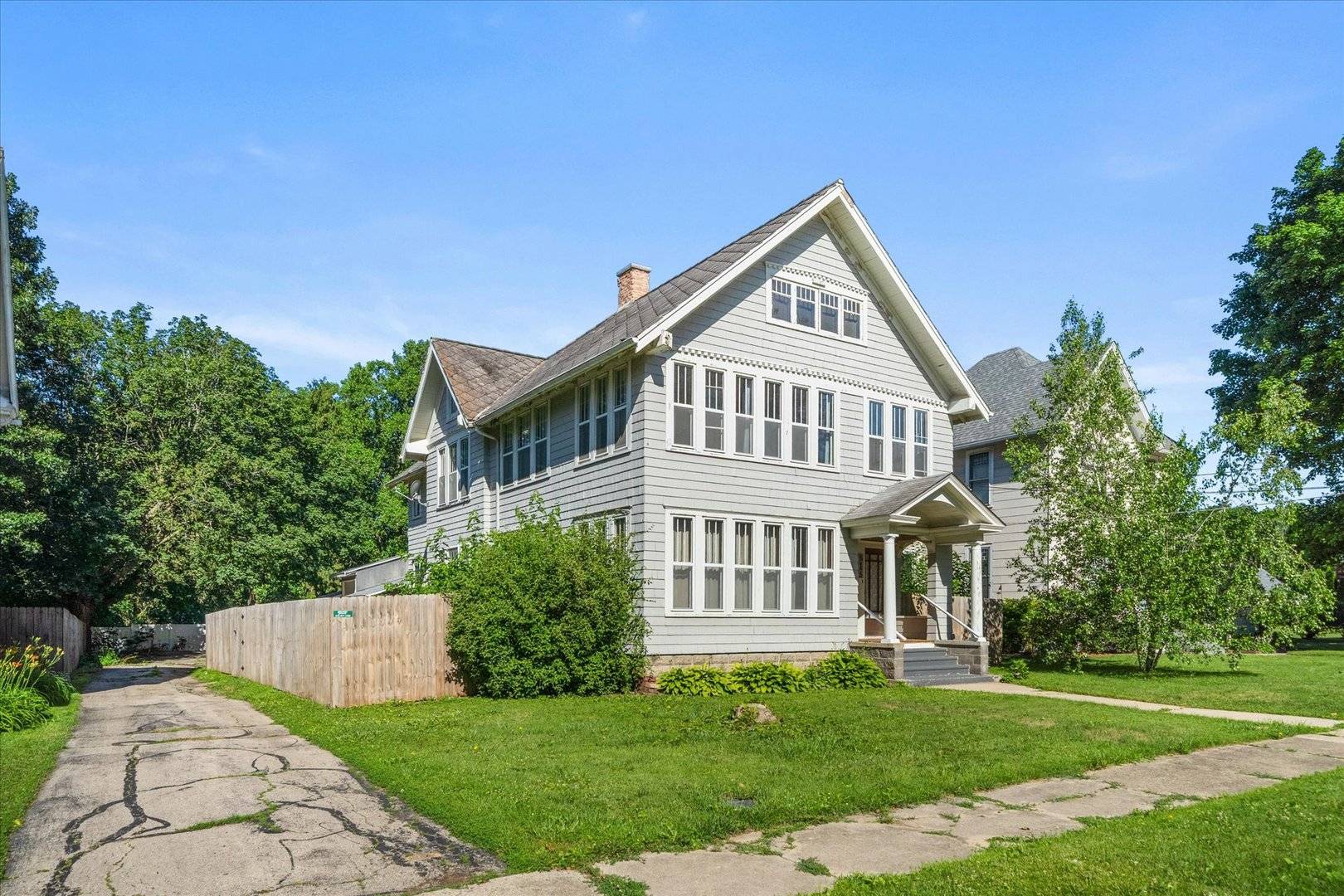 515 N Hennepin AVE, Dixon, IL 61021