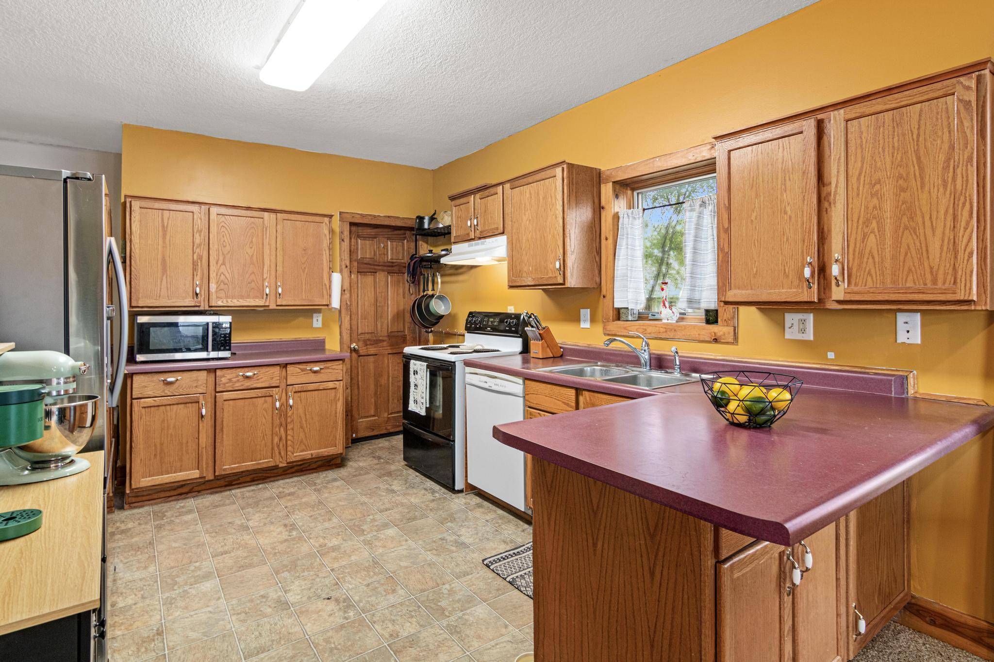 1104 Main ST W, Silver Lake, MN 55381