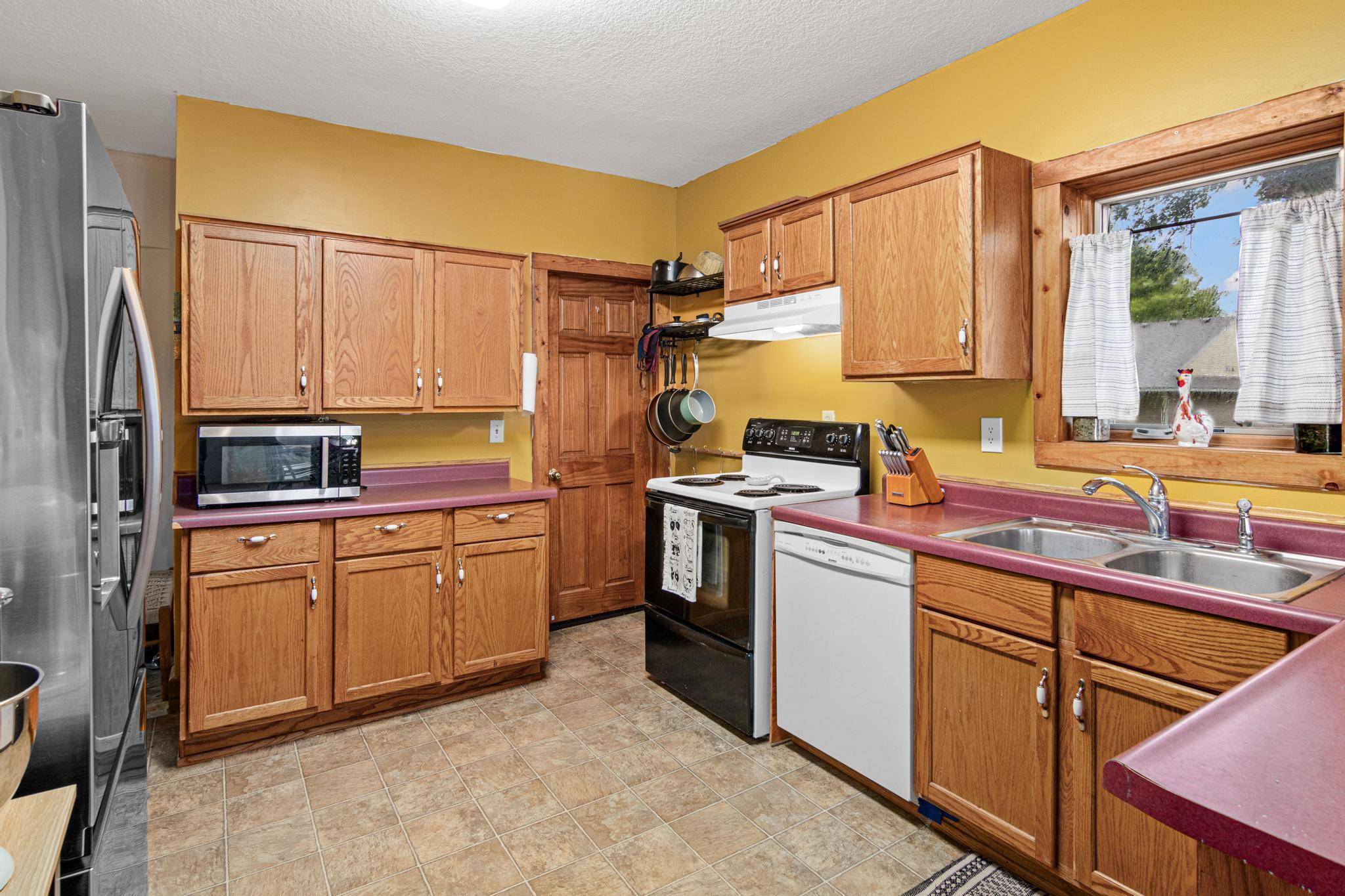 1104 Main ST W, Silver Lake, MN 55381