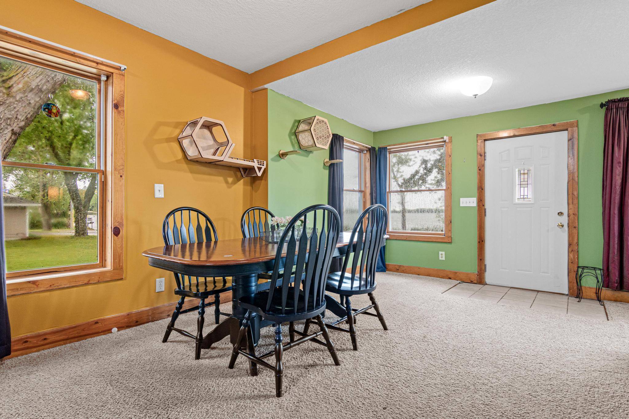 1104 Main ST W, Silver Lake, MN 55381