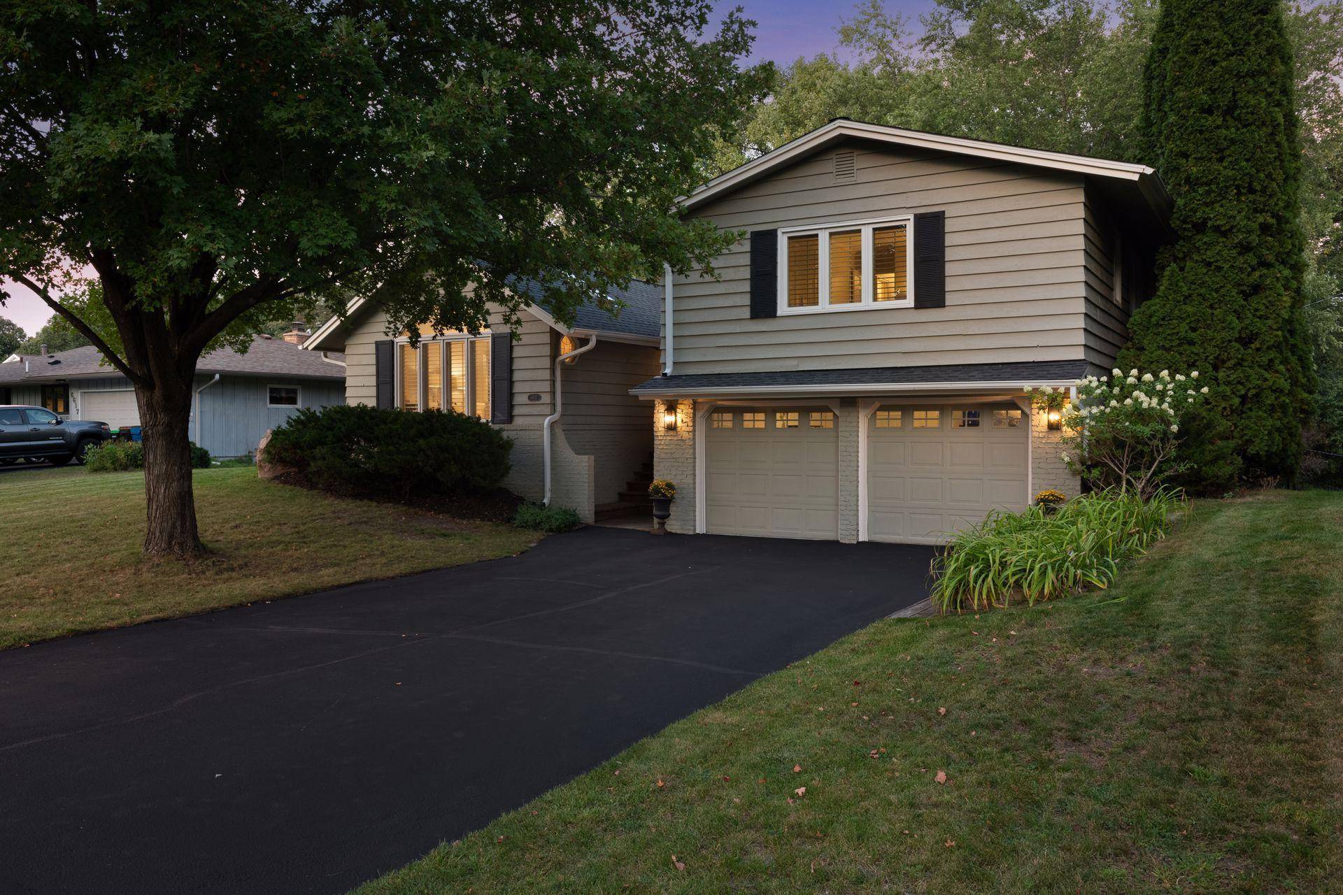 6621 Limerick LN, Edina, MN 55439