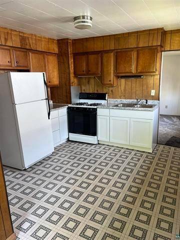 215 Walnut AVE, Carlton, MN 55718